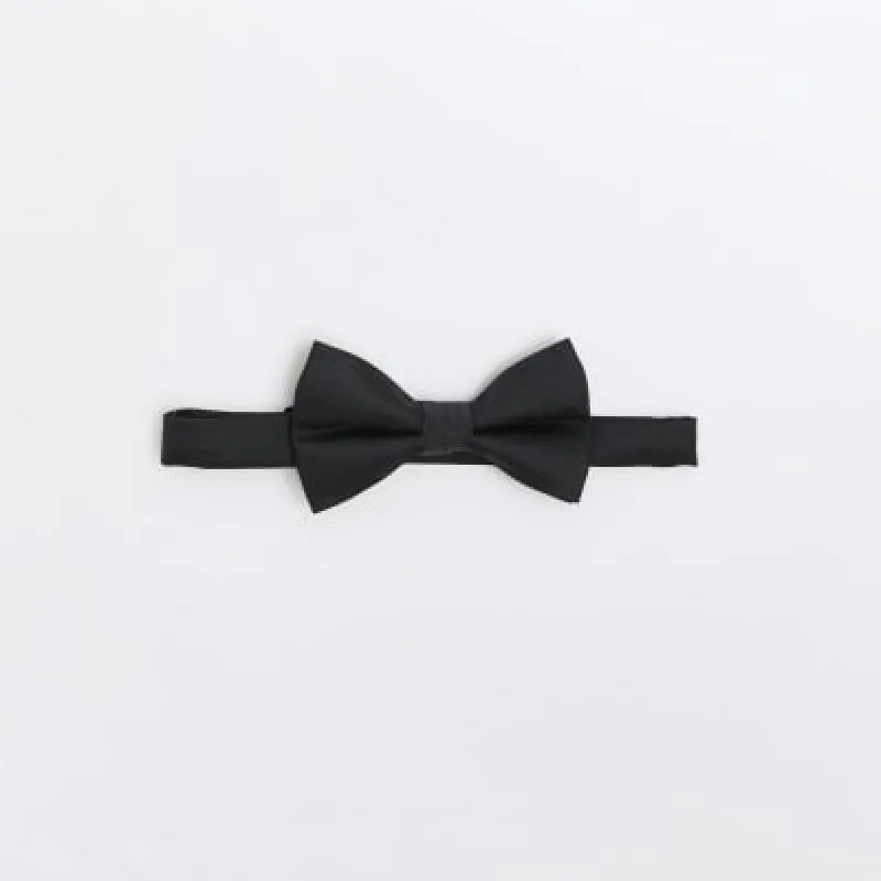 Black herringbone bow tie sold by River Island