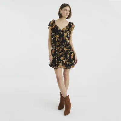 Black Short Sleeve Floral Shift Dress sold by River Island