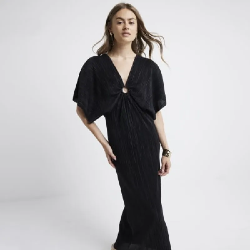 Black plisse batwing sleeve swing maxi dress sold by River Island