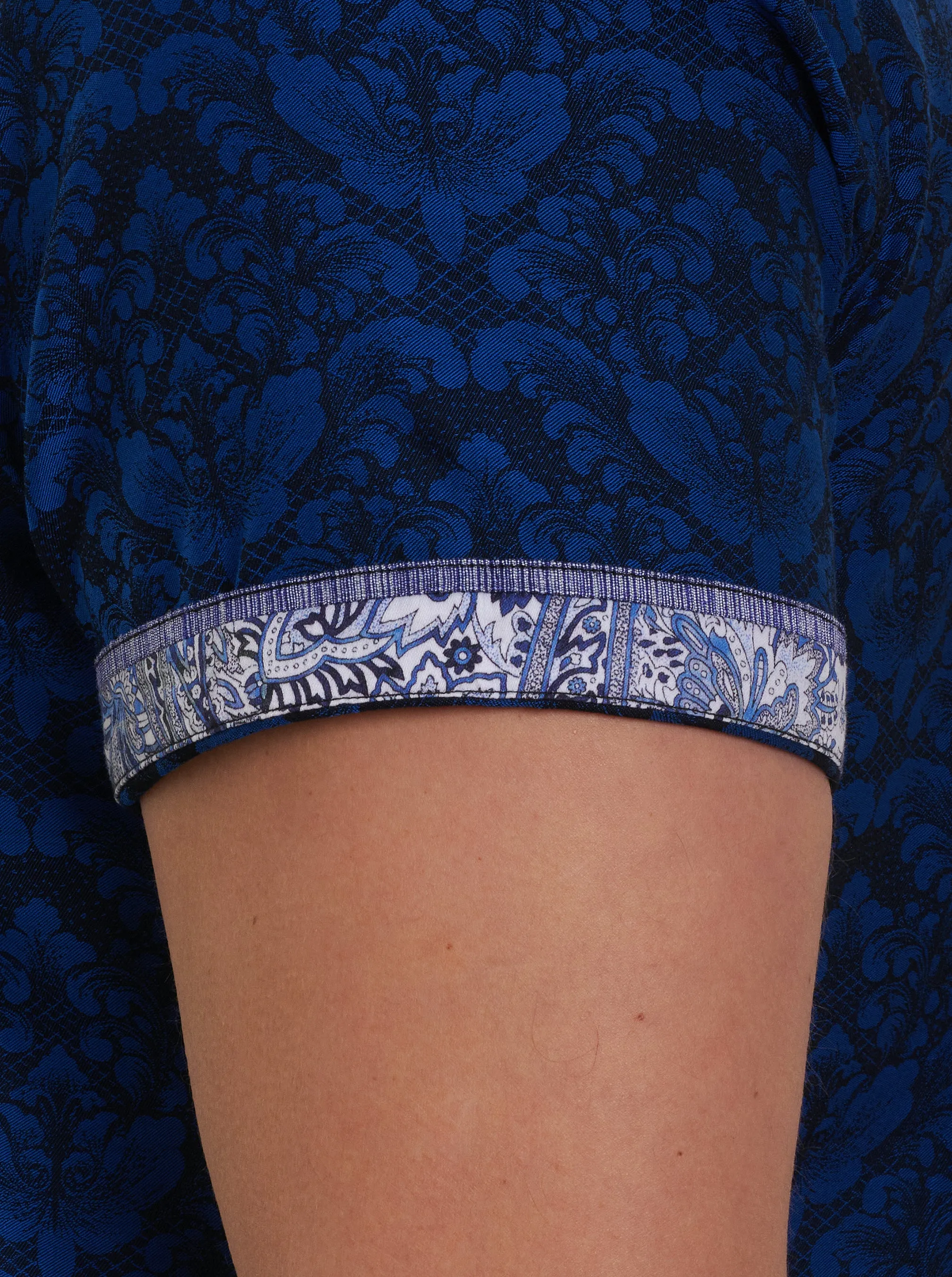 BAYVIEW SHORT SLEEVE BUTTON DOWN SHIRT sold by Robert Graham product image thumbnail 5