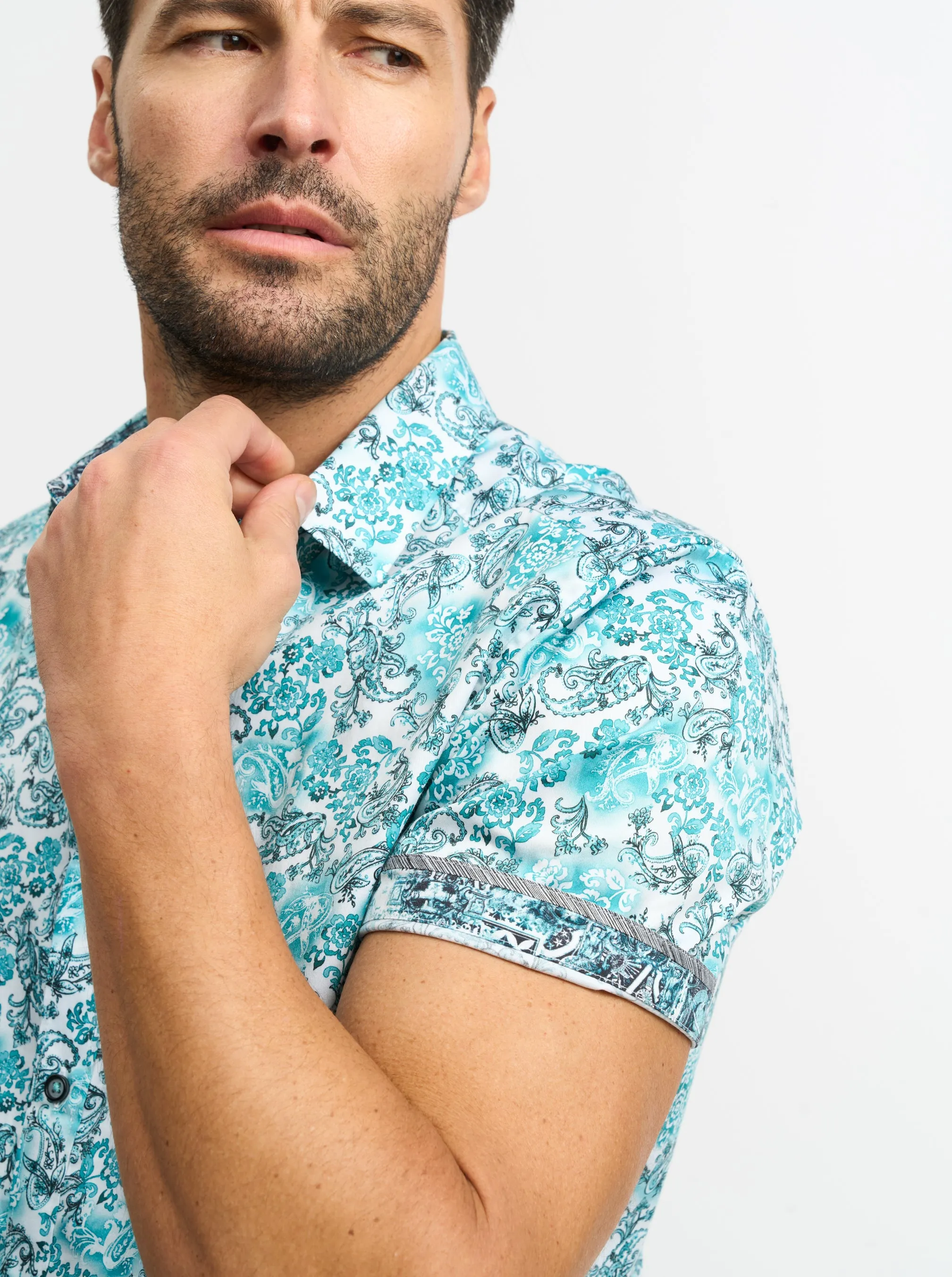 DOWNING SHORT SLEEVE BUTTON DOWN SHIRT sold by Robert Graham product image thumbnail 4