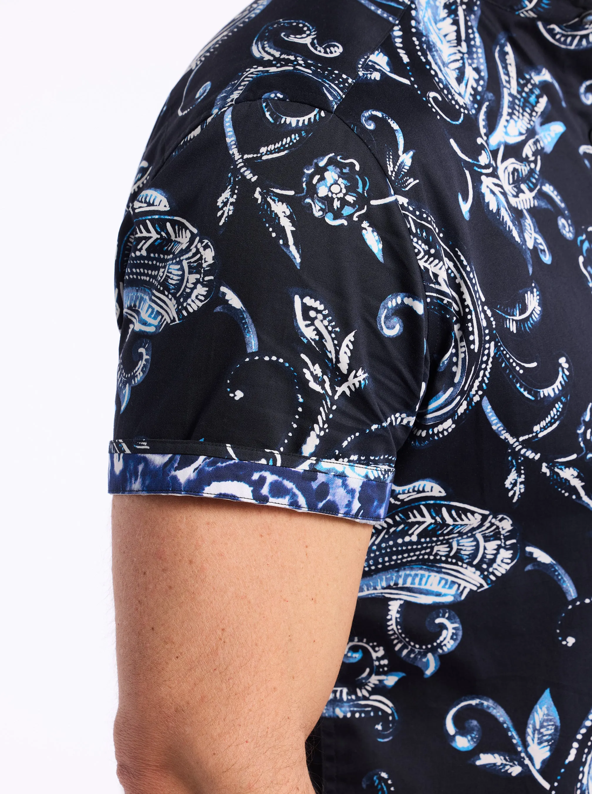 STOKES SHORT SLEEVE BUTTON DOWN SHIRT sold by Robert Graham product image thumbnail 4