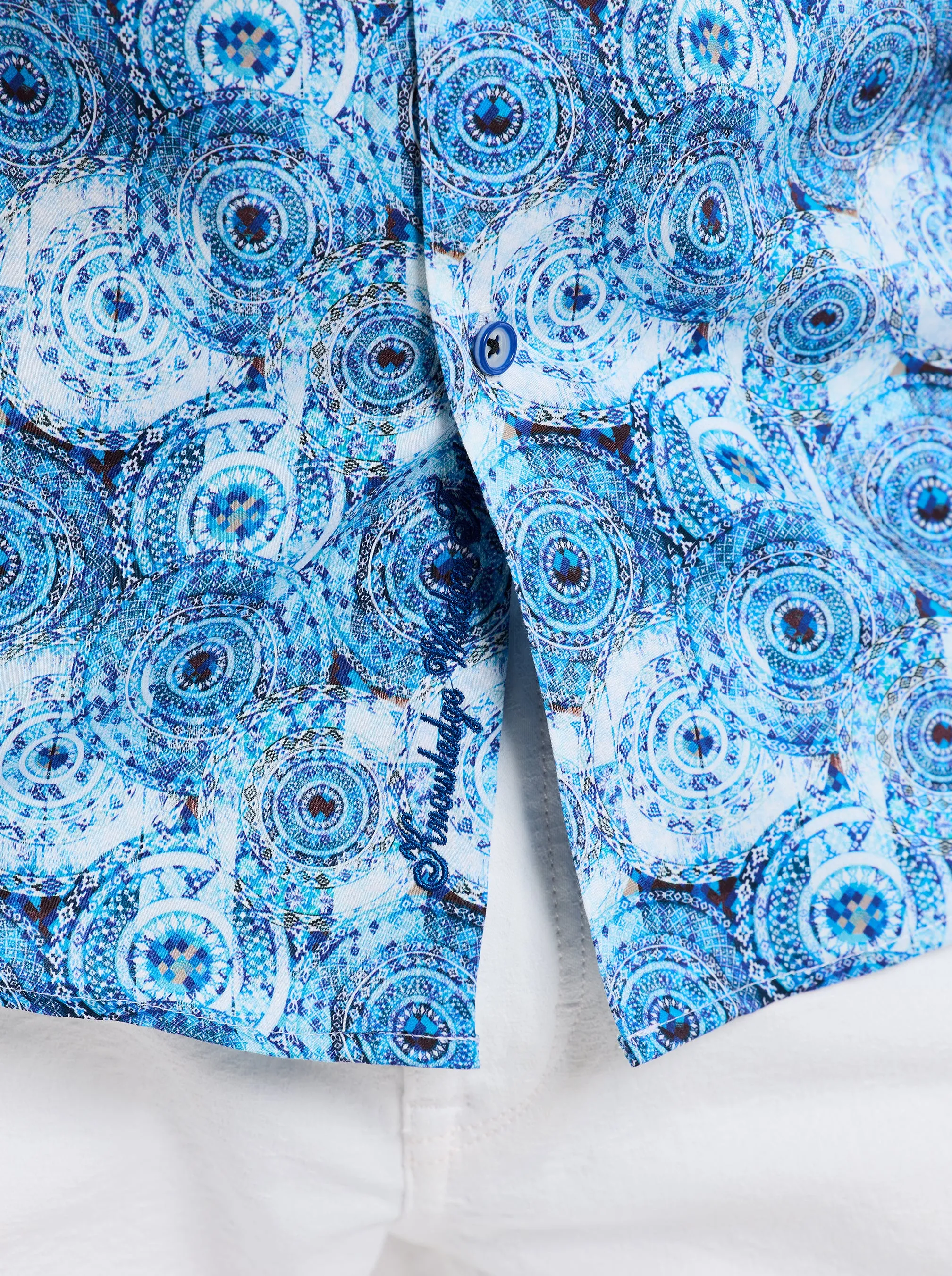 RIPON SHORT SLEEVE BUTTON DOWN SHIRT sold by Robert Graham product image thumbnail 4