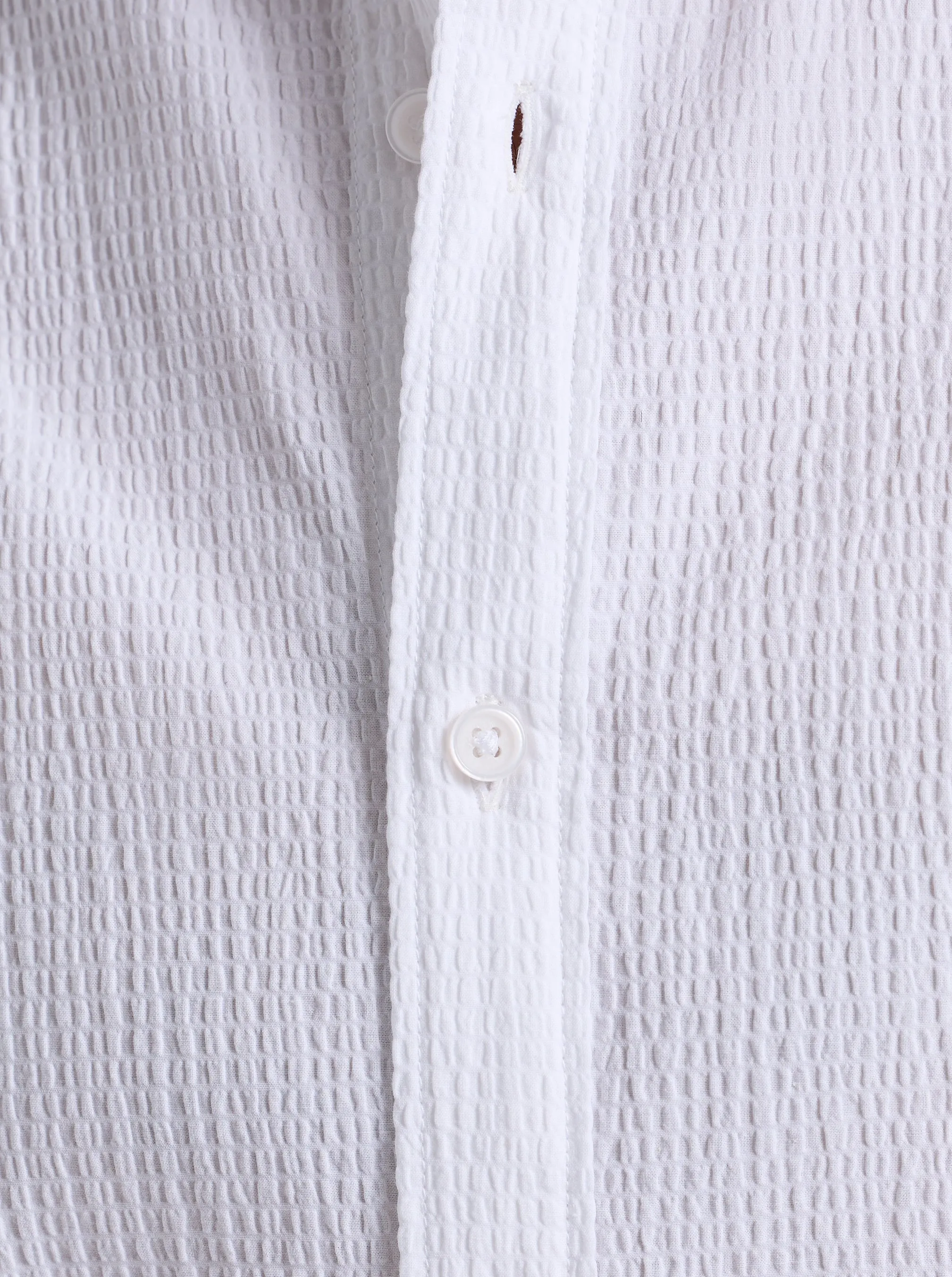 THRESHER SHORT SLEEVE BUTTON DOWN SHIRT sold by Robert Graham product image thumbnail 3