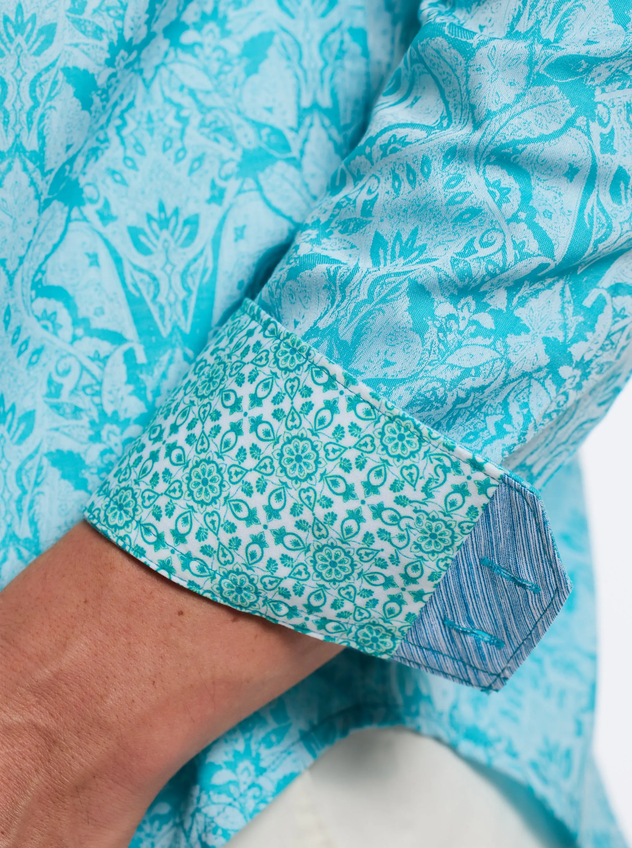 HIGHLAND LONG SLEEVE BUTTON DOWN SHIRT sold by Robert Graham product image thumbnail 5