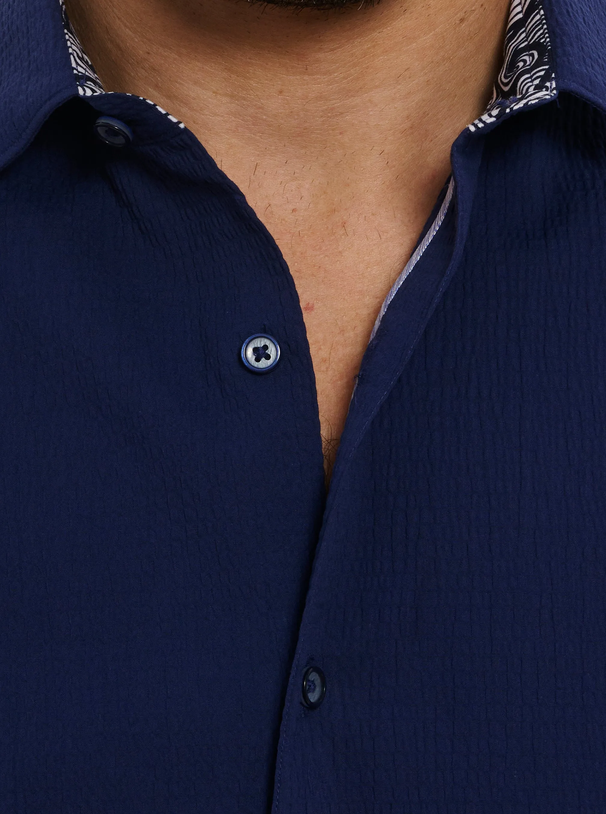 SHARK BITE 2 SHORT SLEEVE BUTTON DOWN SHIRT BIG sold by Robert Graham product image thumbnail 4