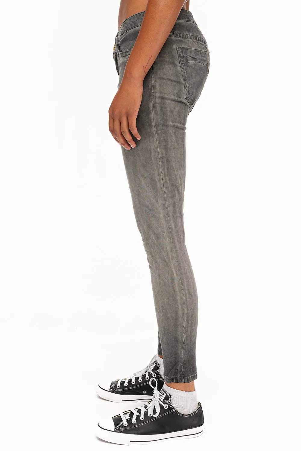 MARILYN SKINNY IN OIL CHARCOAL WITH TONAL WINGS sold by Robin's Jean product image thumbnail 2