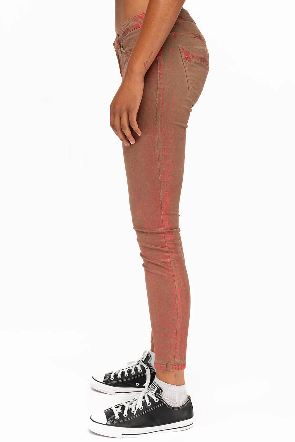 MARILYN WOMENS SKINNY JEANS IN KHAKI RED FOIL sold by Robin's Jean product image thumbnail 3