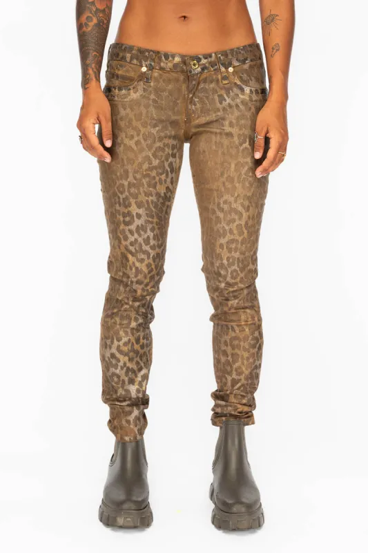 MARILYN WOMENS SKINNY JEANS IN SAFARI KHAKI WASH WITH GOLD WINGS sold by Robin's Jean