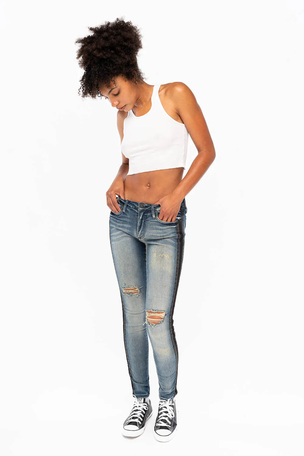 MID RISE WOMENS SKINNY BLUE JEANS WITH BLACK STRIPES sold by Robin's Jean product image thumbnail 5