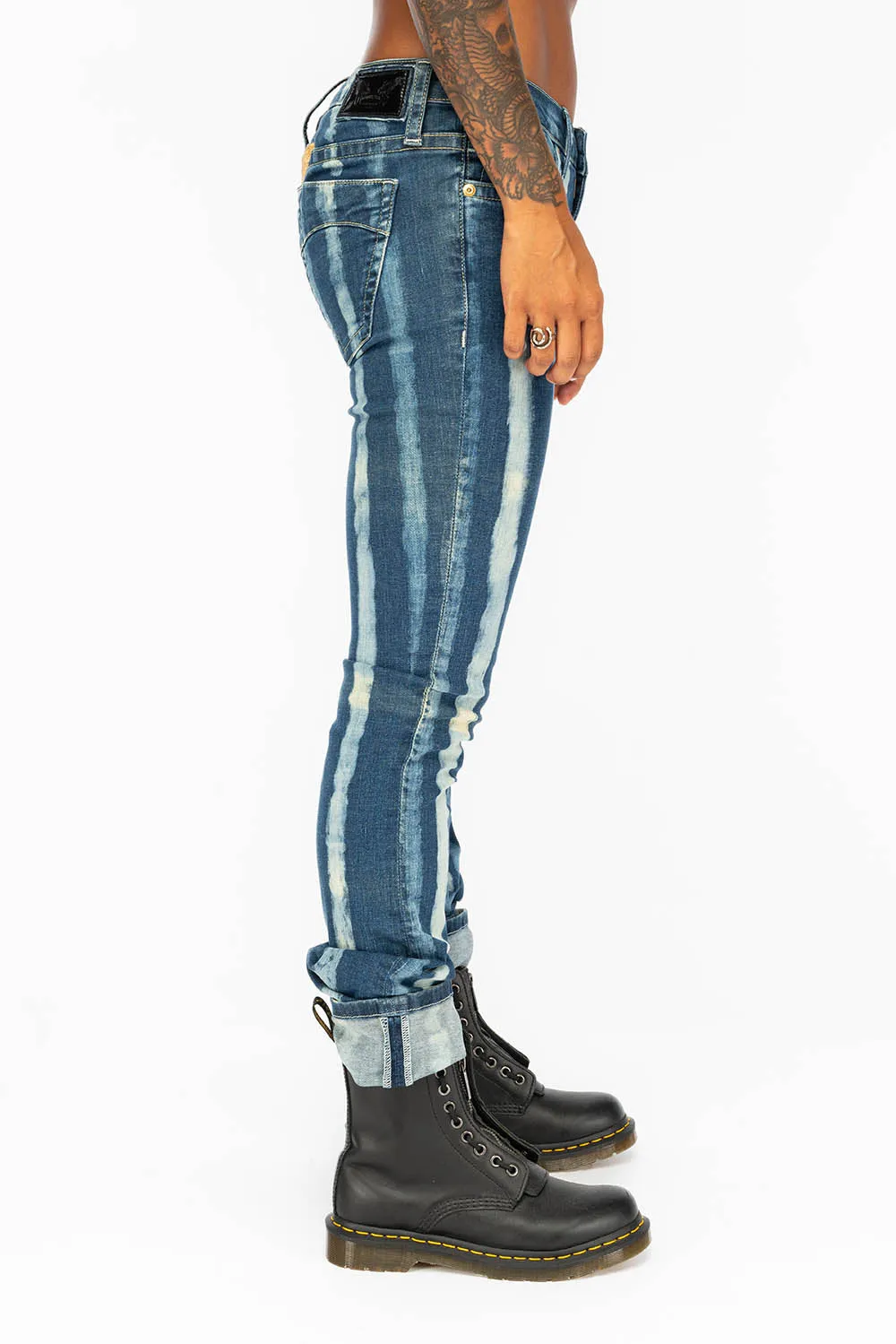 MARILYN LOW RISE WOMENS STRAIGHT LEG JEANS IN PRISONER WASH sold by Robin's Jean product image thumbnail 4