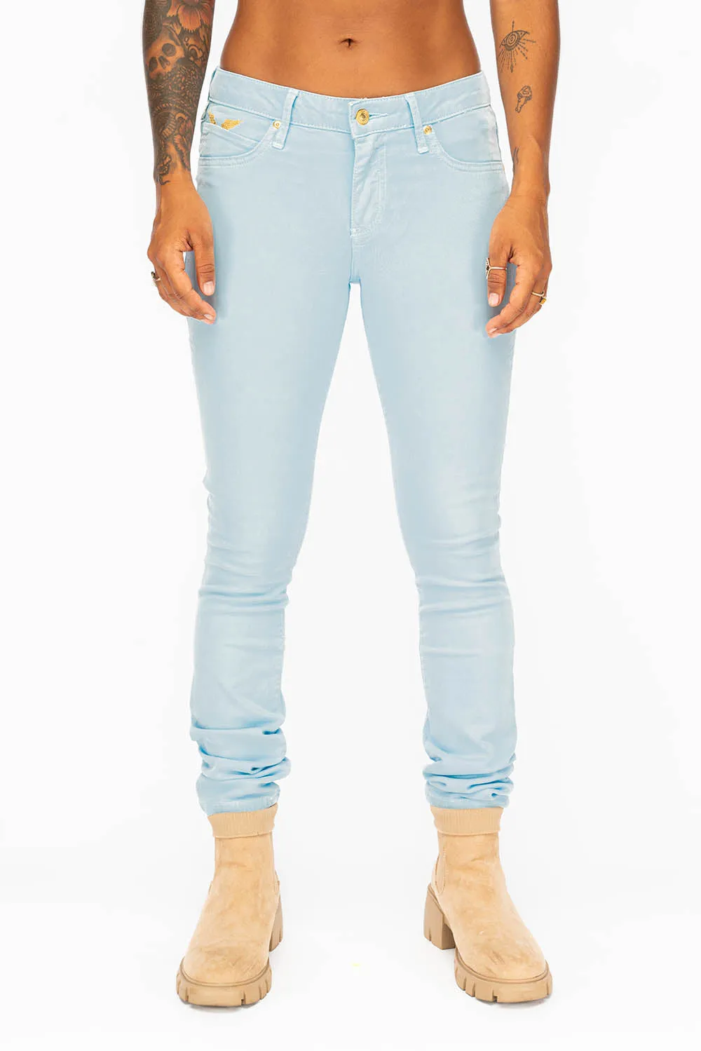 MID RISE WOMENS SKINNY JEANS IN PASTEL BLUE WASH sold by Robin's Jean