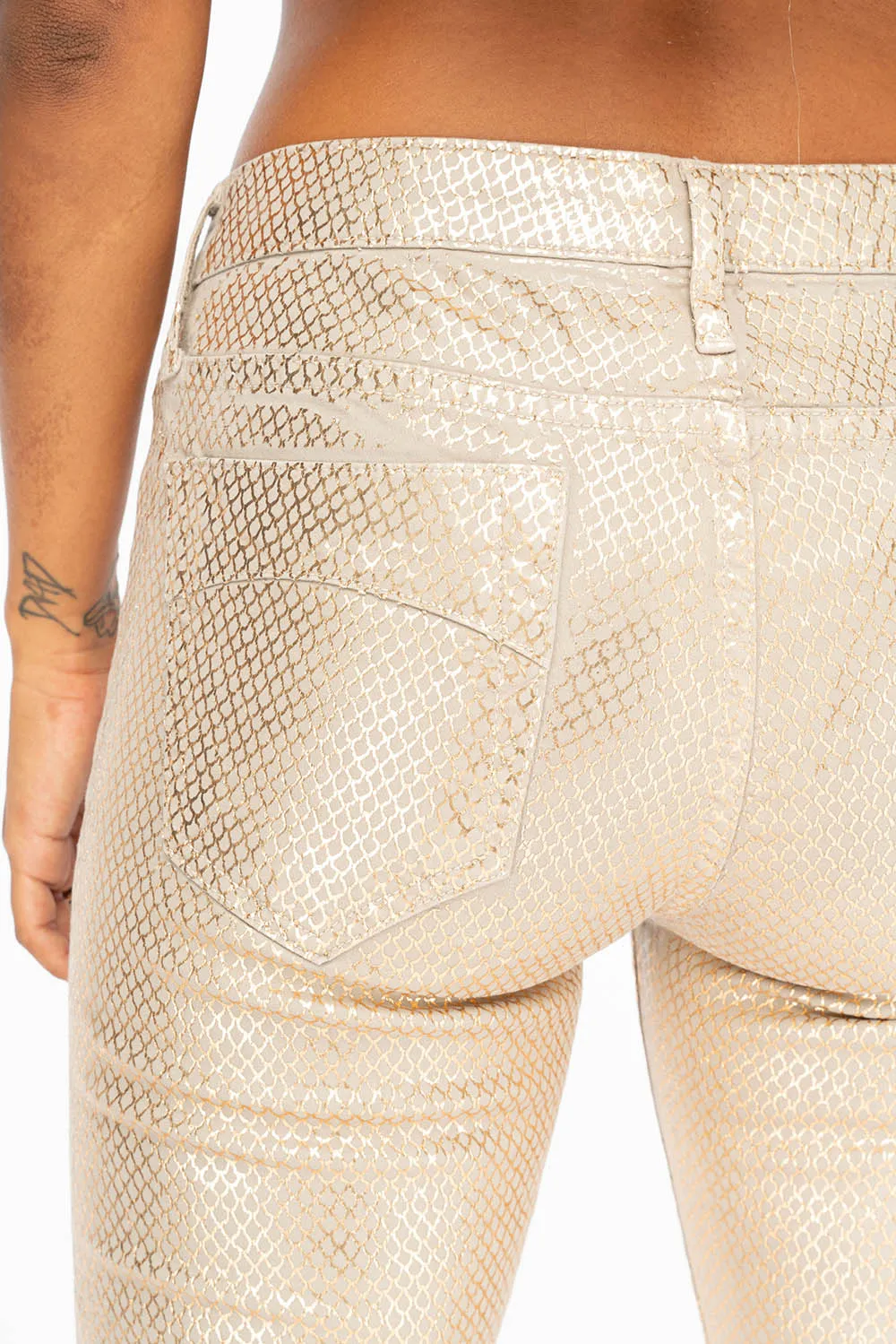 MID RISE WOMENS SKINNY JEANS IN LIGHT GREY HONEYCOMB TREATMENT sold by Robin's Jean product image thumbnail 4