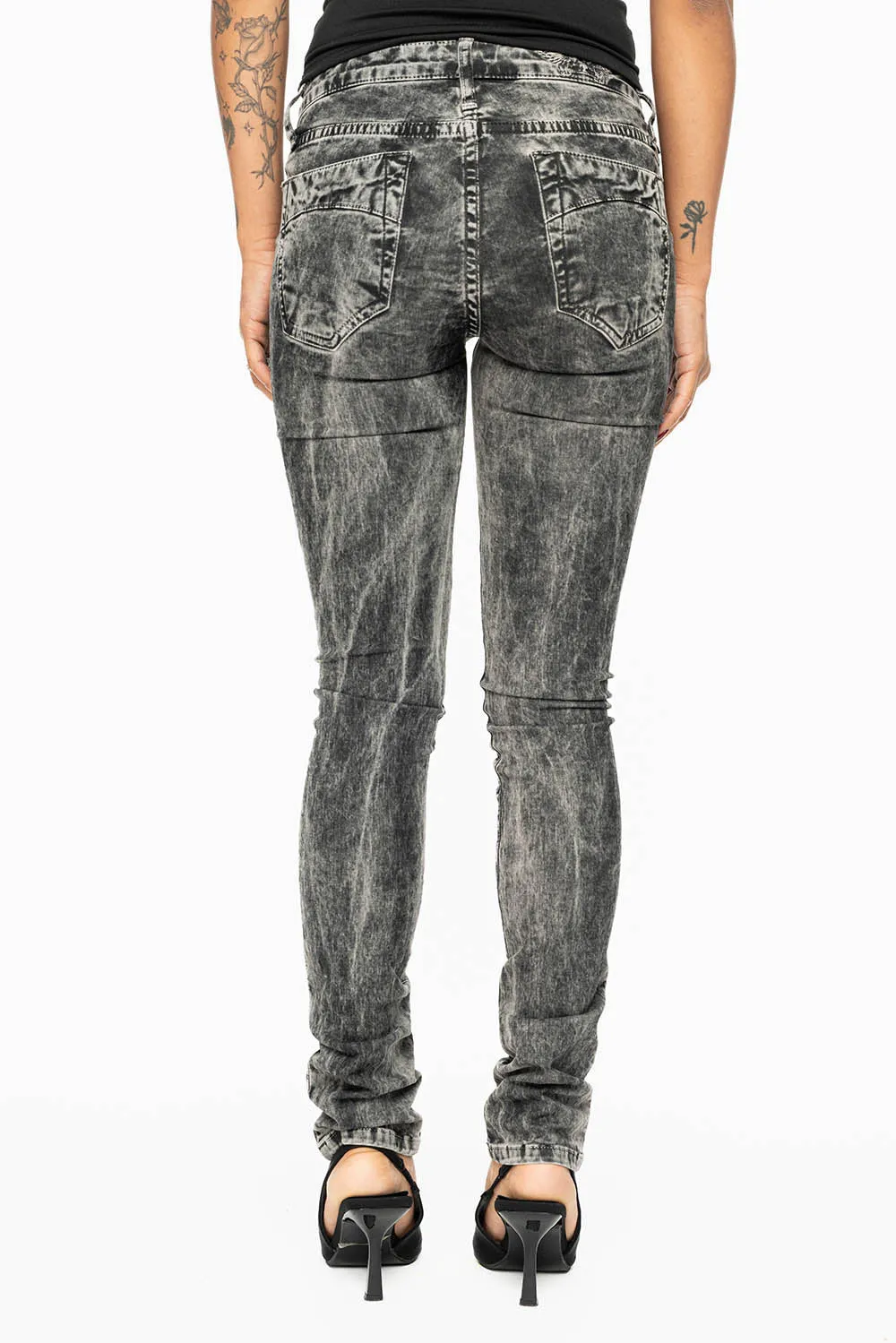 JANE MID RISE WOMENS SKINNY JEANS IN GARY LIGHT GREY WASH sold by Robin's Jean product image thumbnail 3