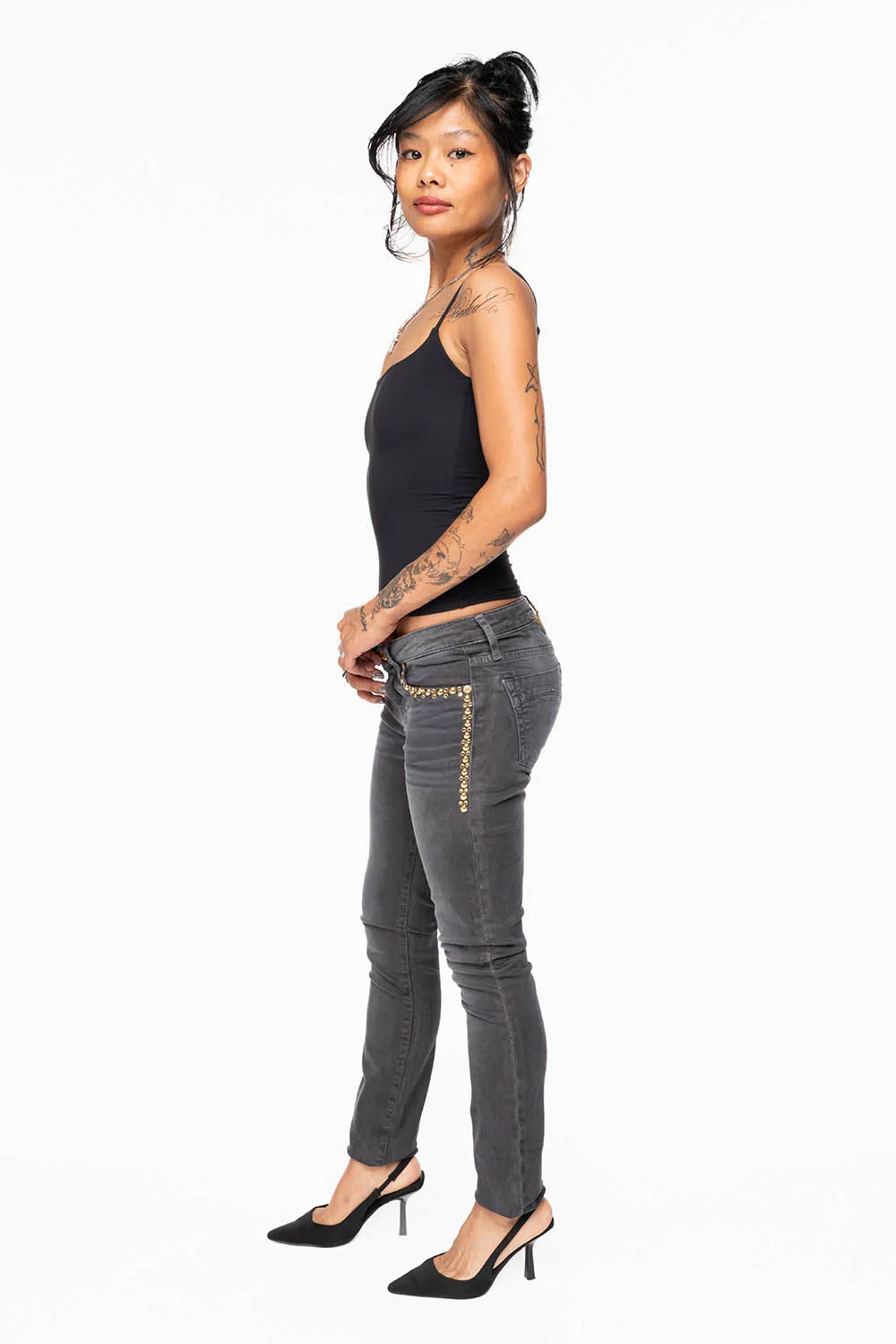 MARILYN WOMENS SKINNY JEANS IN PIGMENT SPRAY CHARCOAL WITH GOLD WINGS EMBELLISHED WITH CRYSTALS & STUDS sold by Robin's Jean