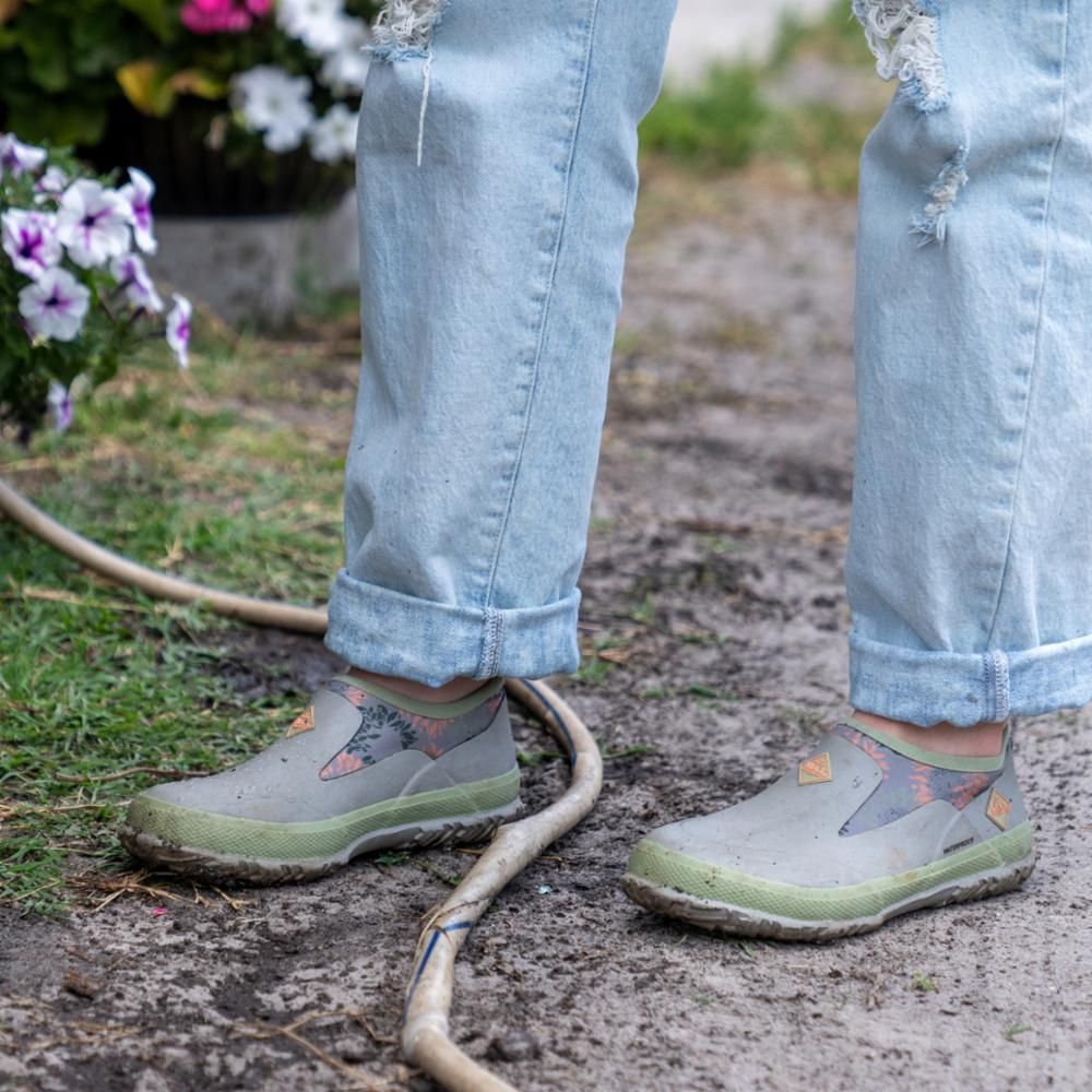 Muck Footwear Women FORAGER LIGHTGREY/SUNFLOWERPRINT sold by Rockport product image thumbnail 2
