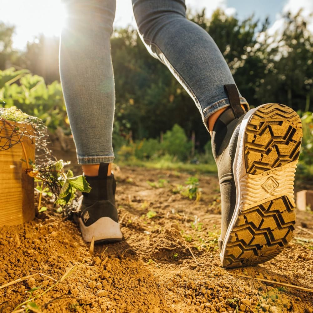 Muck Footwear Women OUTSCAPE CHELSEA BLACK sold by Rockport product image thumbnail 2