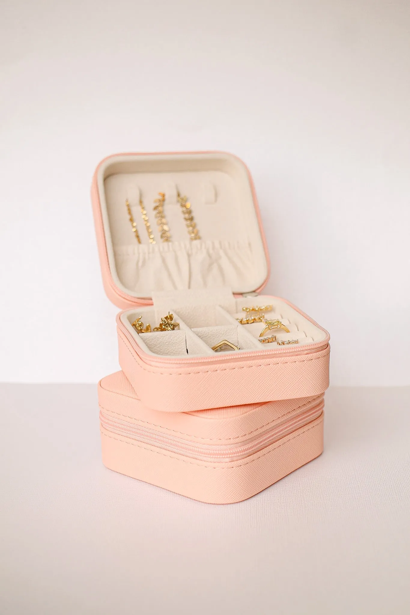 Jewelry Travel Case in Peach sold by Roolee product image thumbnail 4