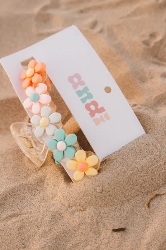 Daisy Blossom Claw Clip made by Roolee