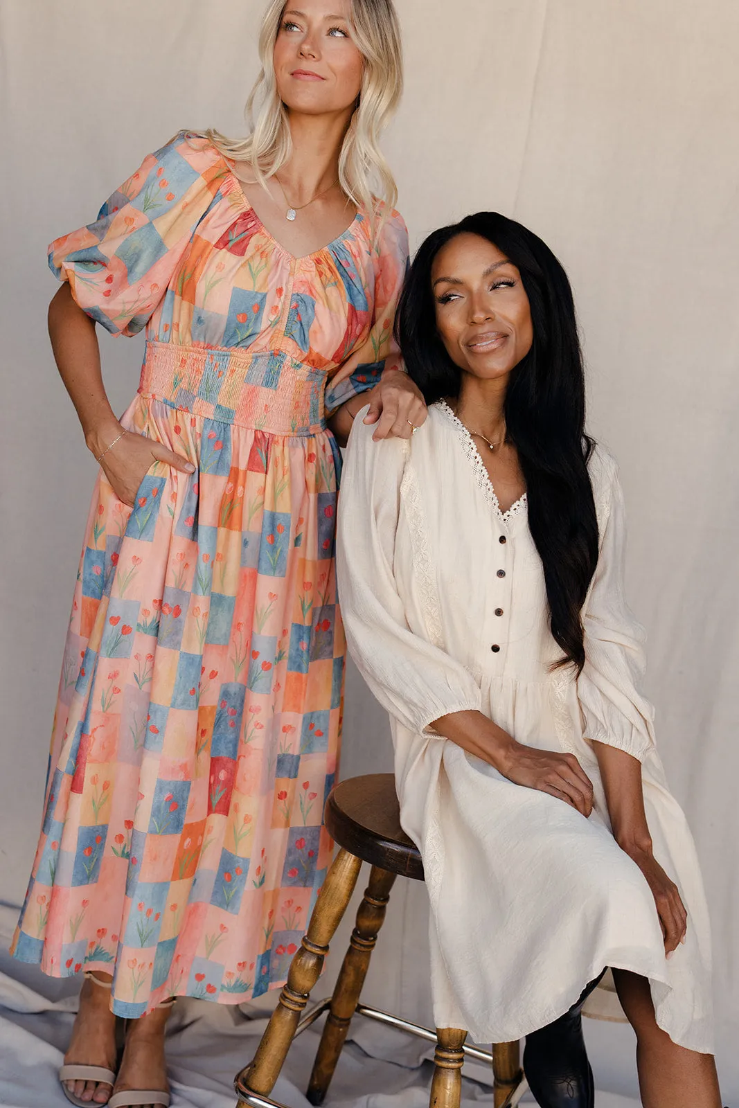 Lady in Linen Shift Dress sold by Roolee product image thumbnail 4