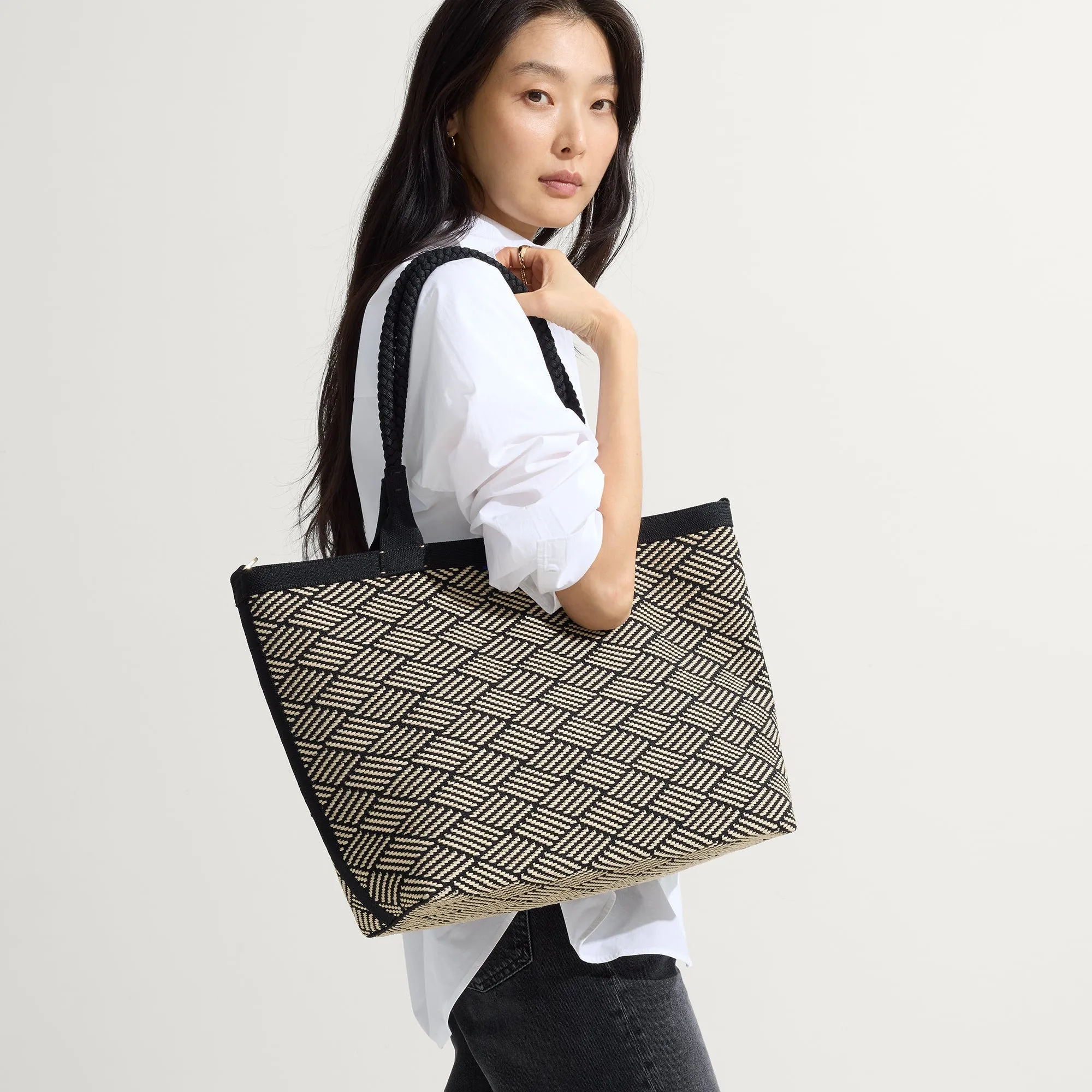 The Lightweight Zip Tote - Polar Zig Zag sold by Rothy's product image thumbnail 3