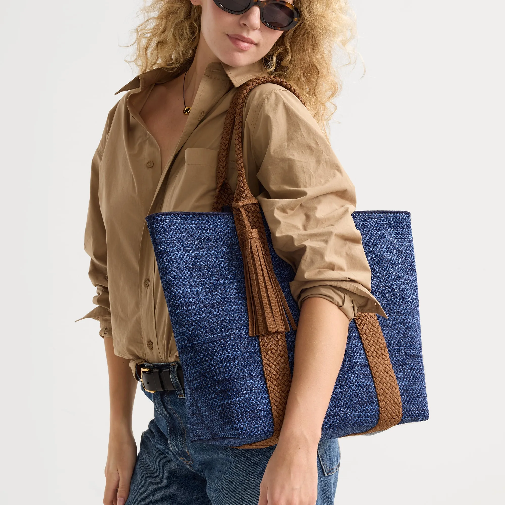 The Lightweight Tote - Dusk Open-Knit sold by Rothy's product image thumbnail 3