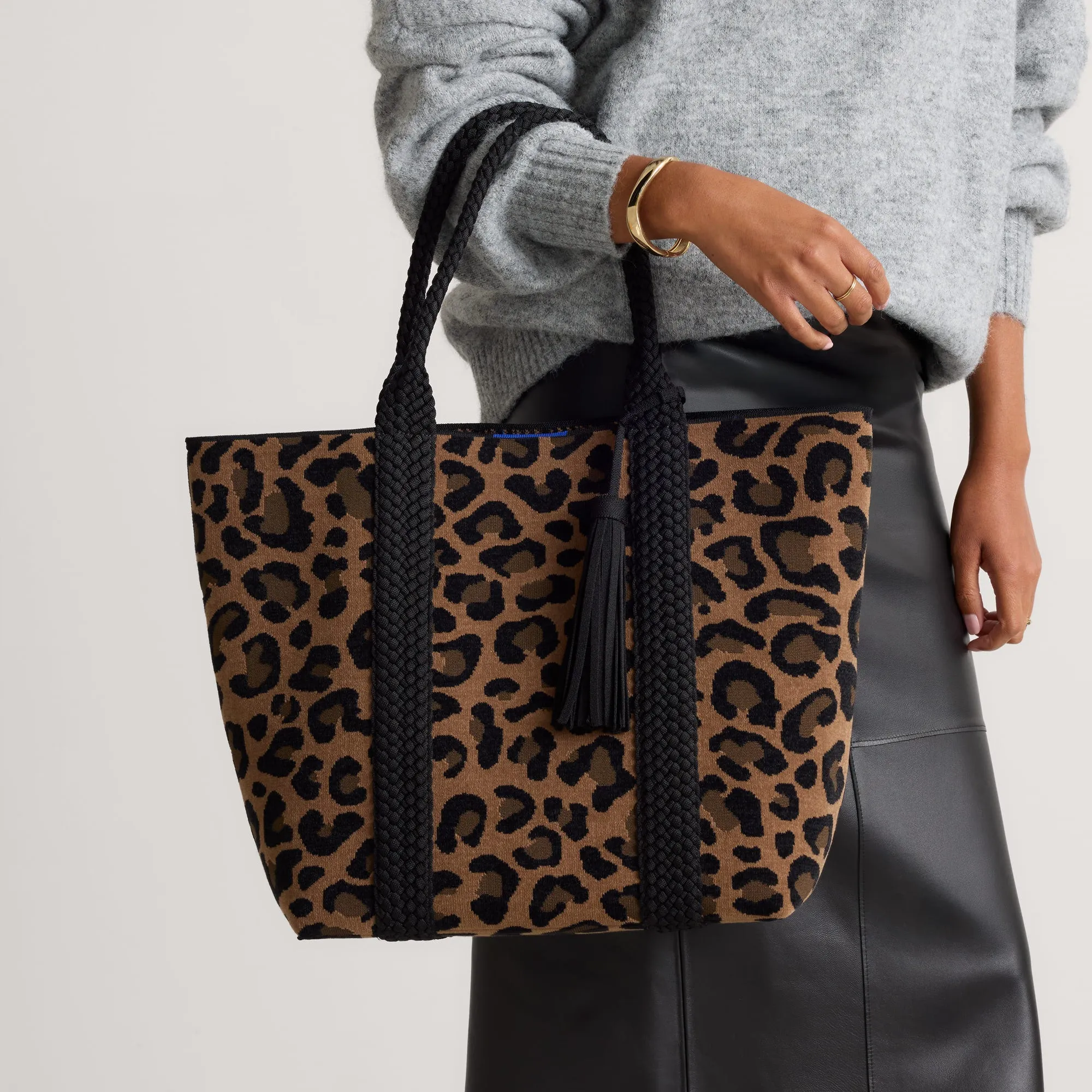 The Lightweight Tote - ReVelvet™ Cat sold by Rothy's product image thumbnail 3