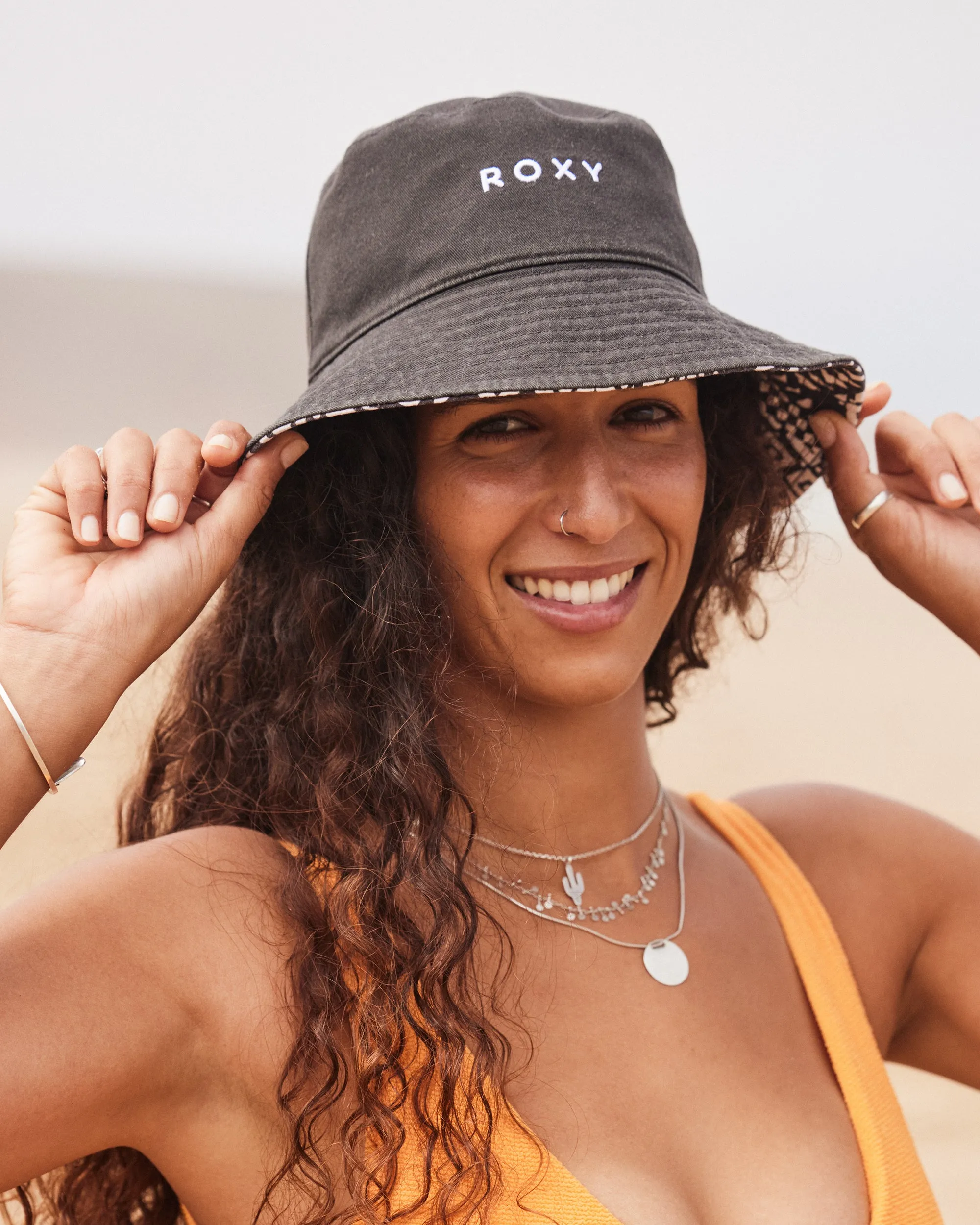 Jasmine Paradise Reversible Bucket Hat - Phantom Mo Rockin Vibe App sold by Roxy product image thumbnail 2