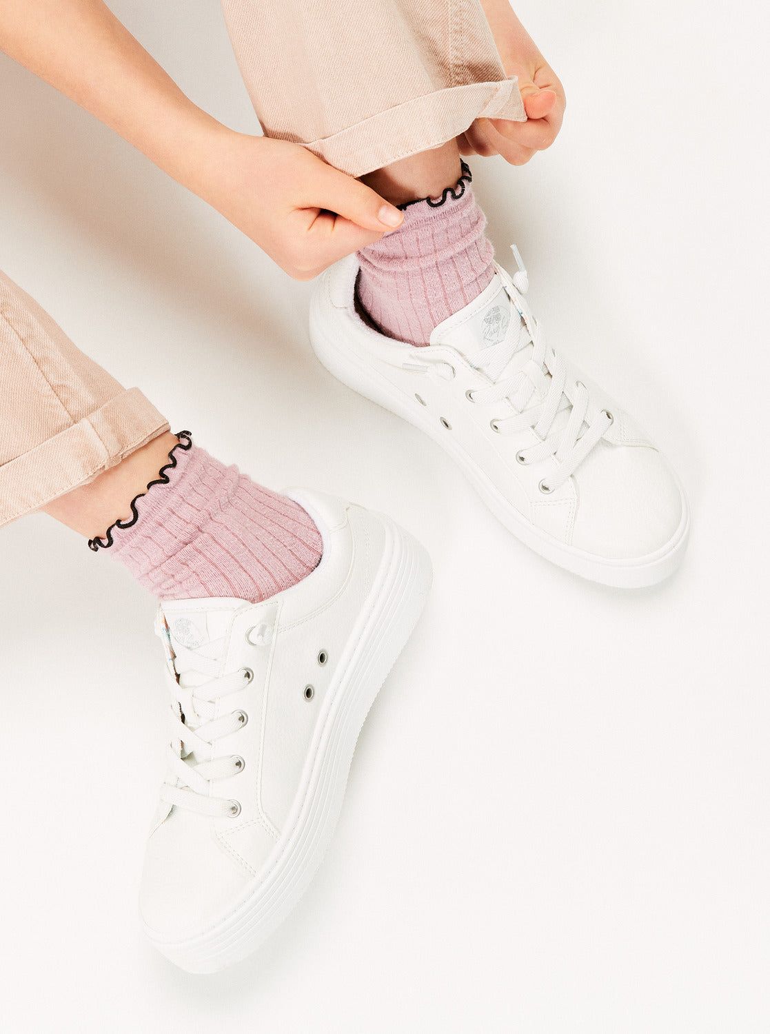 Girls 4-16 Girls 4-16 Sheilahh 2.0 Shoes - White sold by Roxy product image thumbnail 2