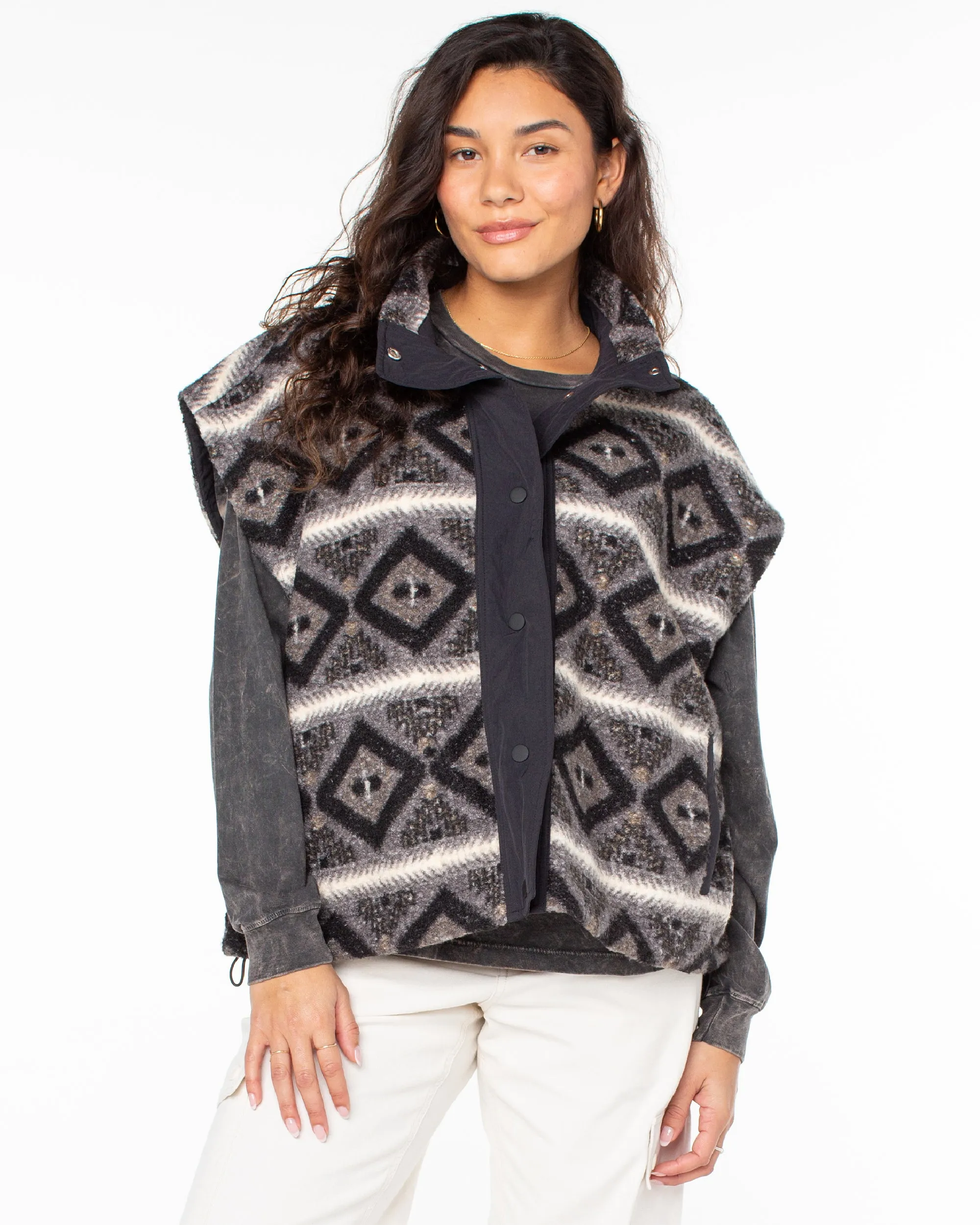 Great Divide Vest - Phantom sold by Roxy