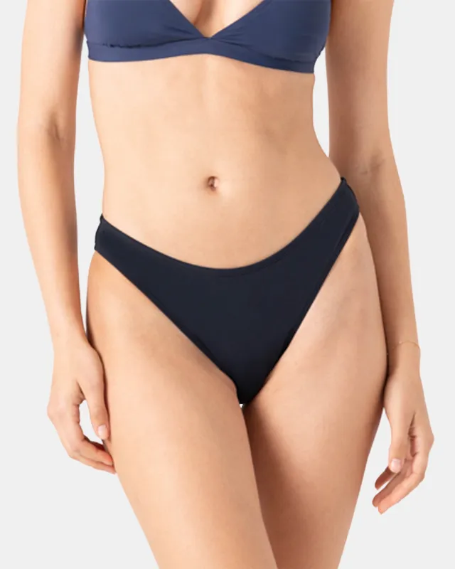 SD Beach Classics Hipster Moderate Bikini Bottom made by Roxy