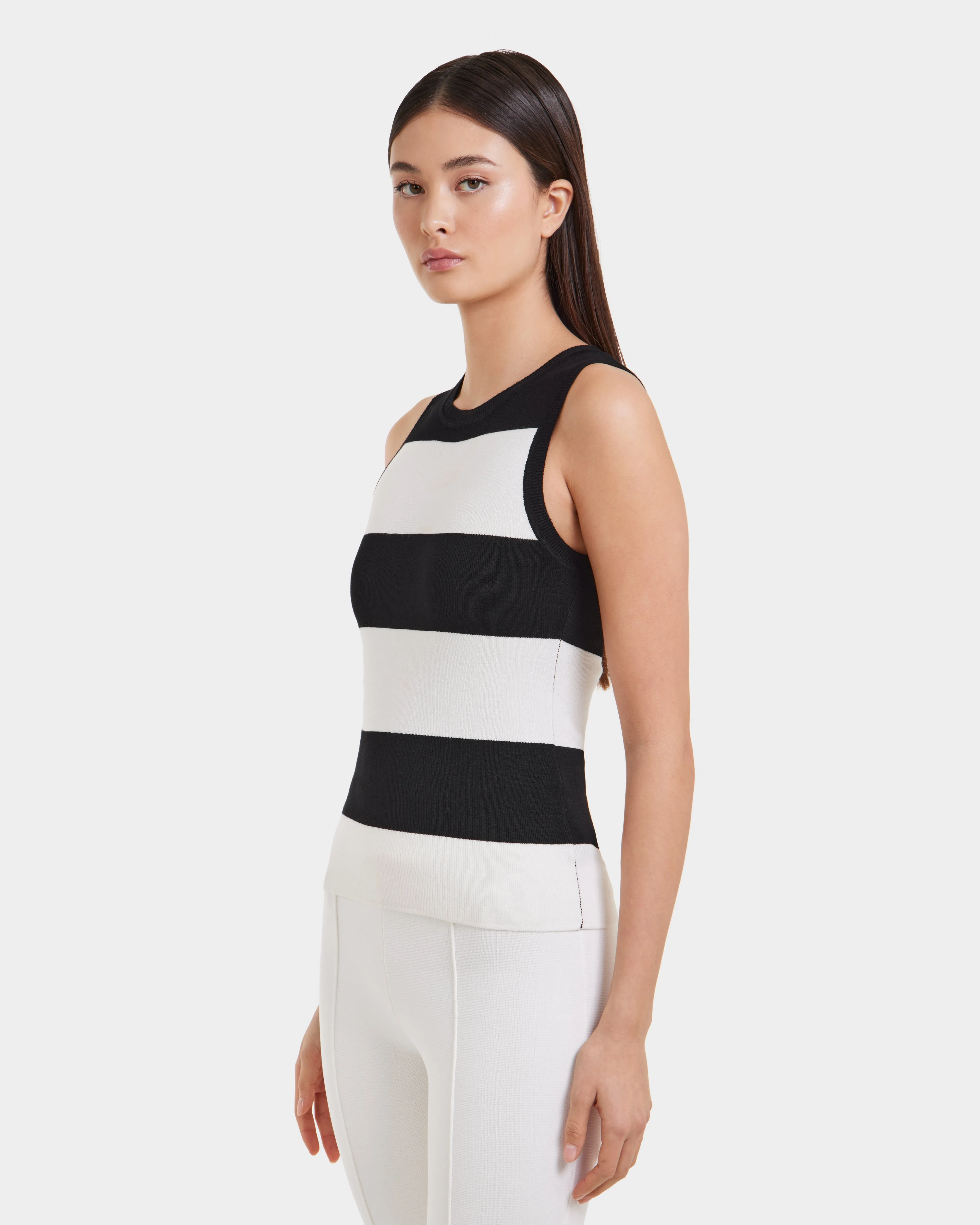 LISA - L523024 Optic White sold by RUDSAK product image thumbnail 5