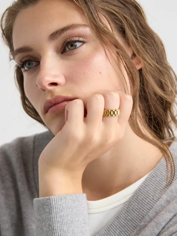 Link Ring sold by RW&CO.