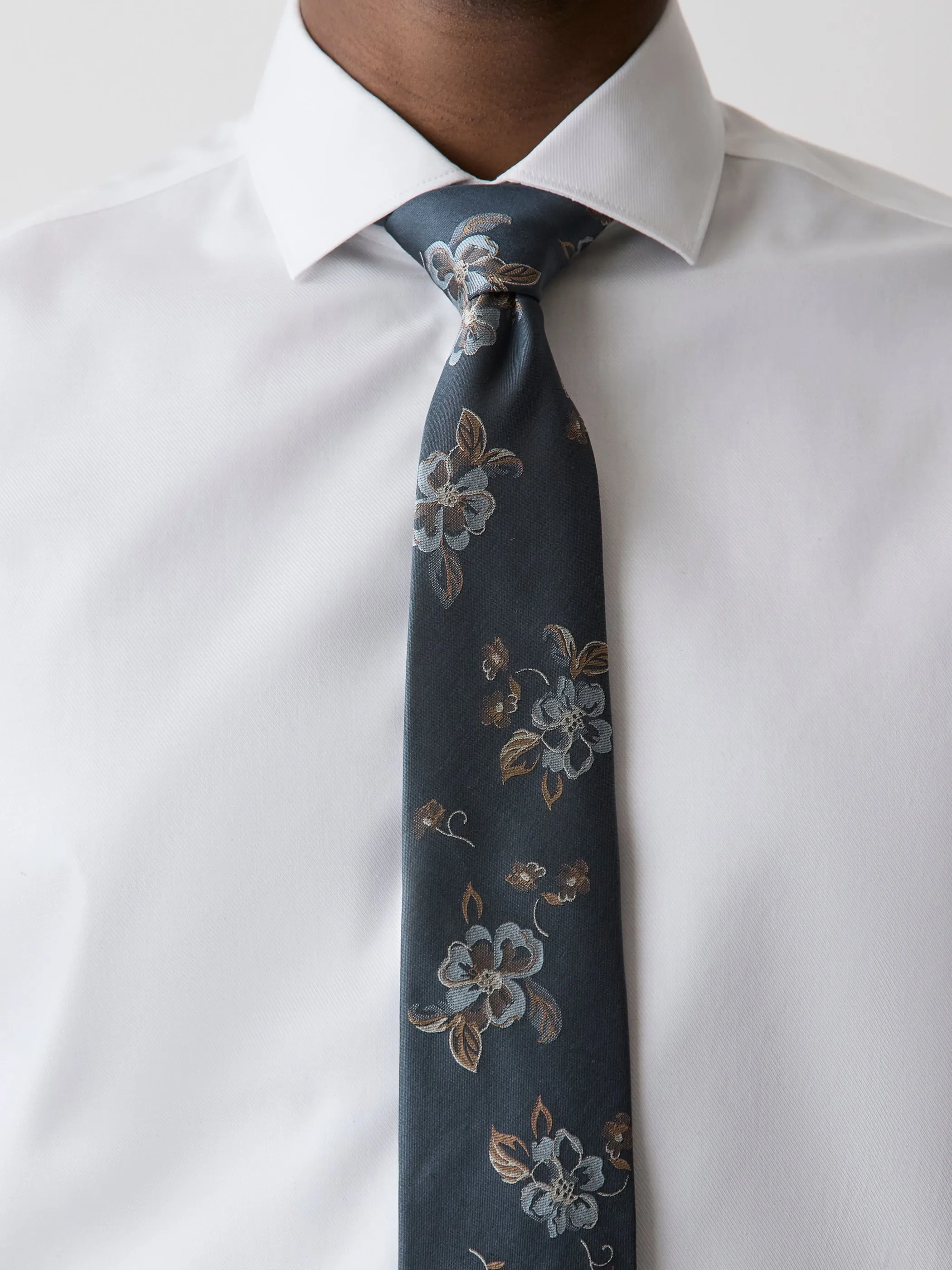 Regular Tie with Floral Pattern sold by RW&CO. product image thumbnail 2