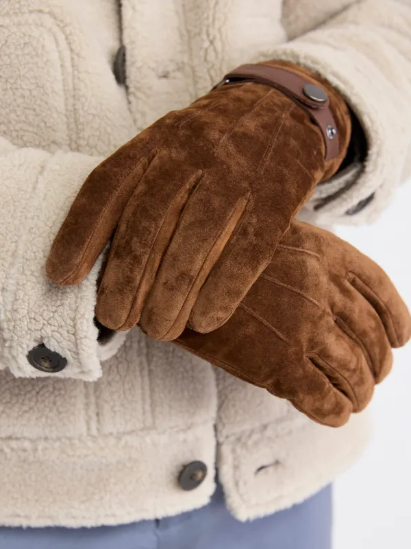 Suede Gloves with Tab sold by RW&CO.