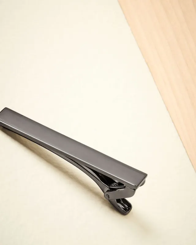 Gunmetal Tie Bar sold by RW&CO.