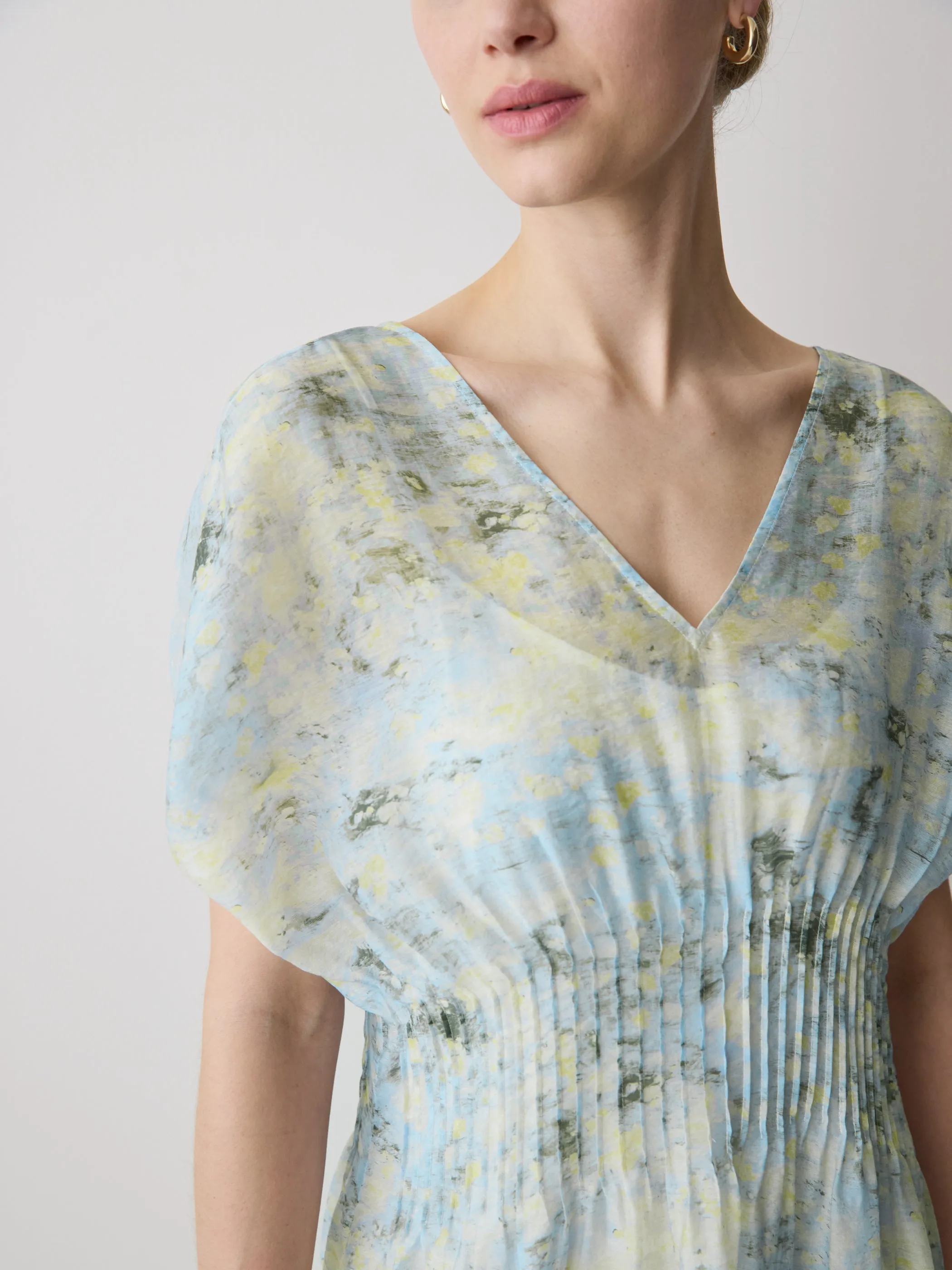 Short-Sleeve V-Neck Midi Dress sold by RW&CO. product image thumbnail 4