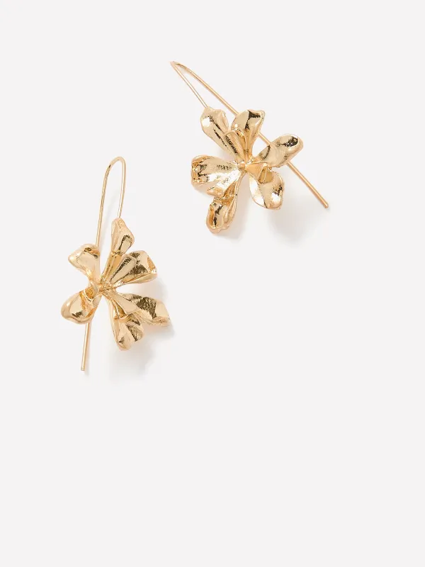 Golden Earrings with Flower Pendants made by RW&CO.