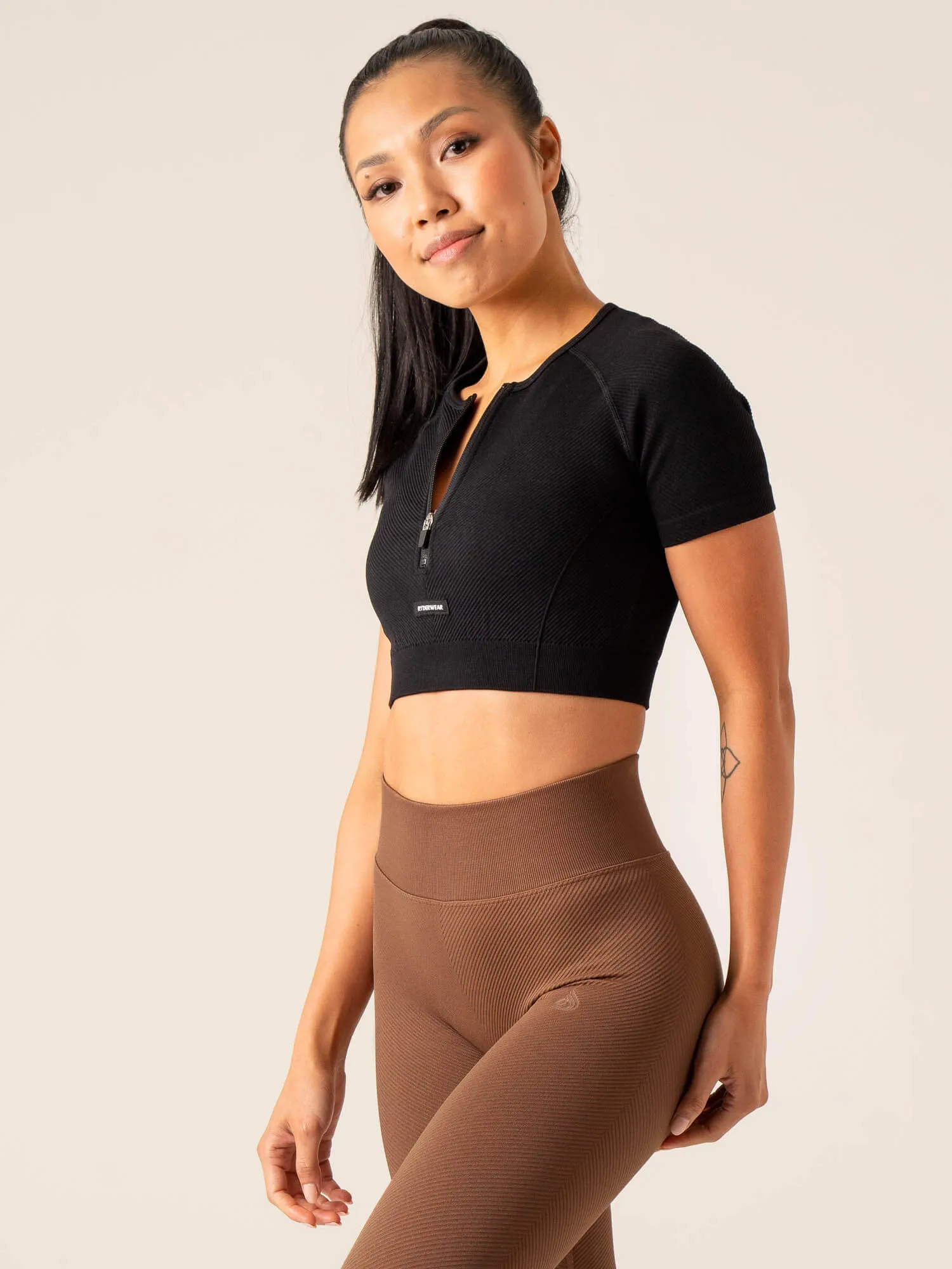 Circuit Rib Seamless T-Shirt - Black sold by Ryderwear product image thumbnail 4