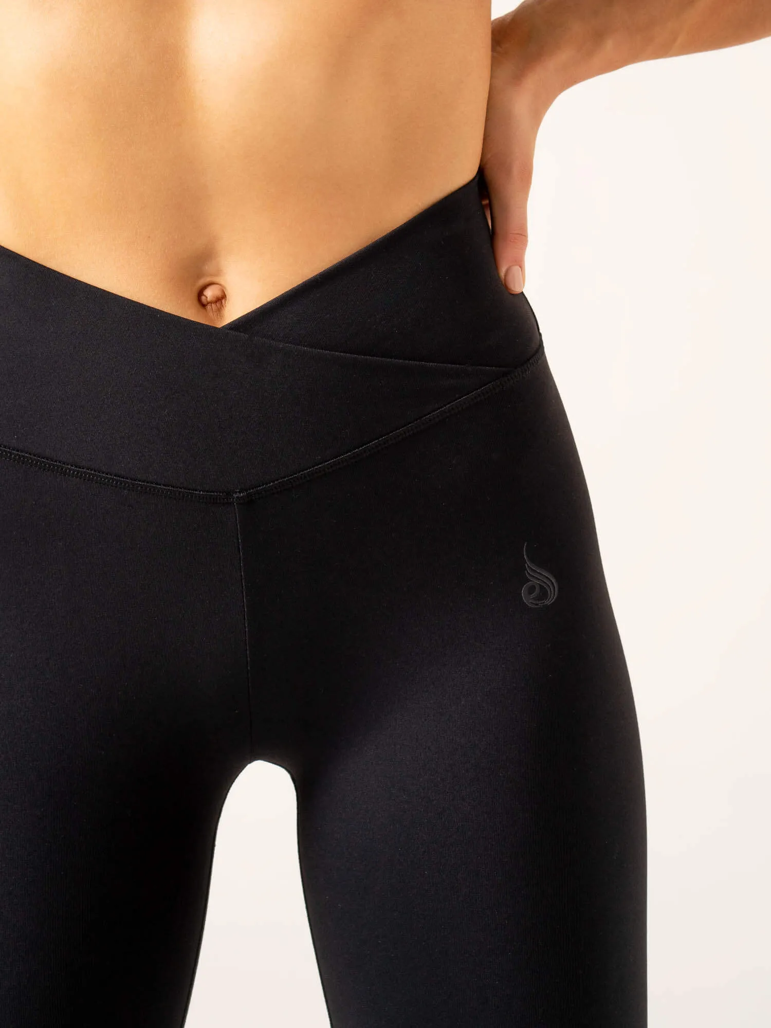 Momentum Cross Over Scrunch Leggings - Black sold by Ryderwear product image thumbnail 3