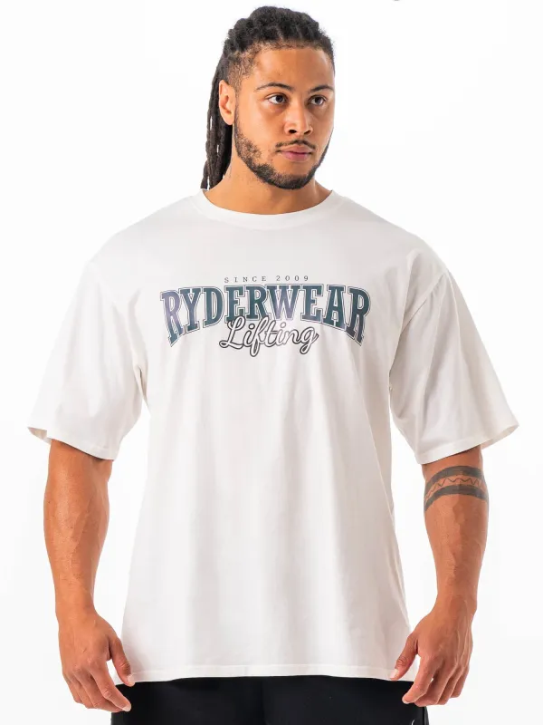 Lifting Oversized Tshirt - White made by Ryderwear