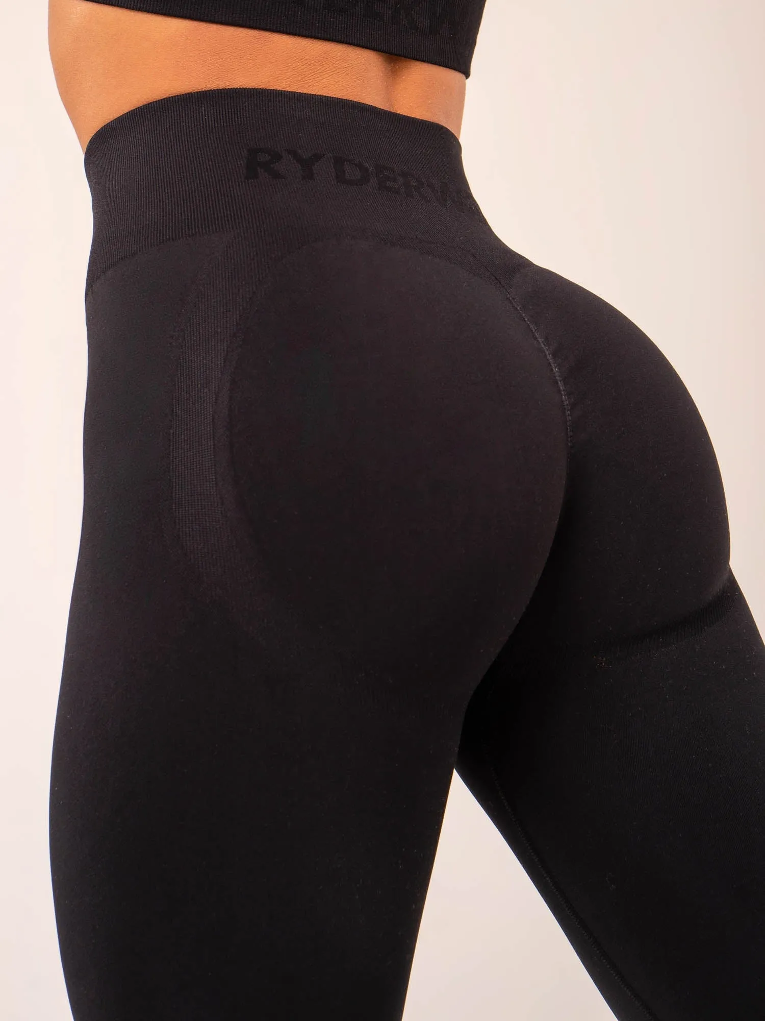 Lift Scrunch Seamless Leggings - Black sold by Ryderwear product image thumbnail 3