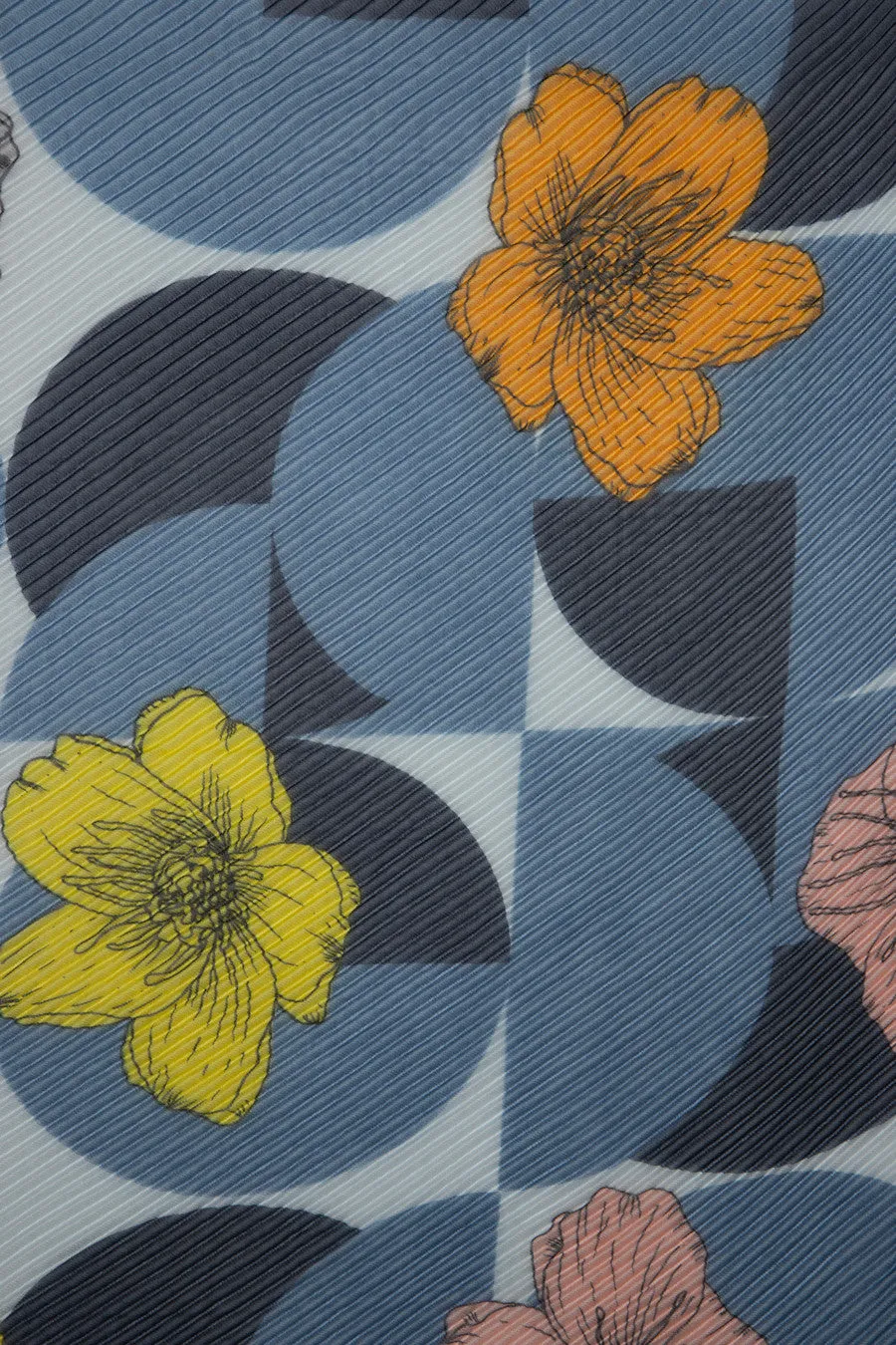 Floral Geo Pleated Scarf sold by SAACHI product image thumbnail 4