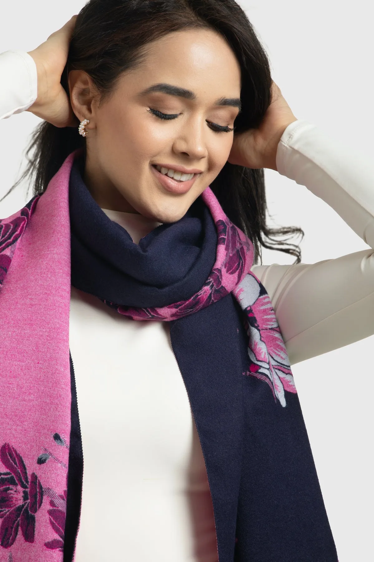 Garden Reversible Scarf sold by SAACHI product image thumbnail 2