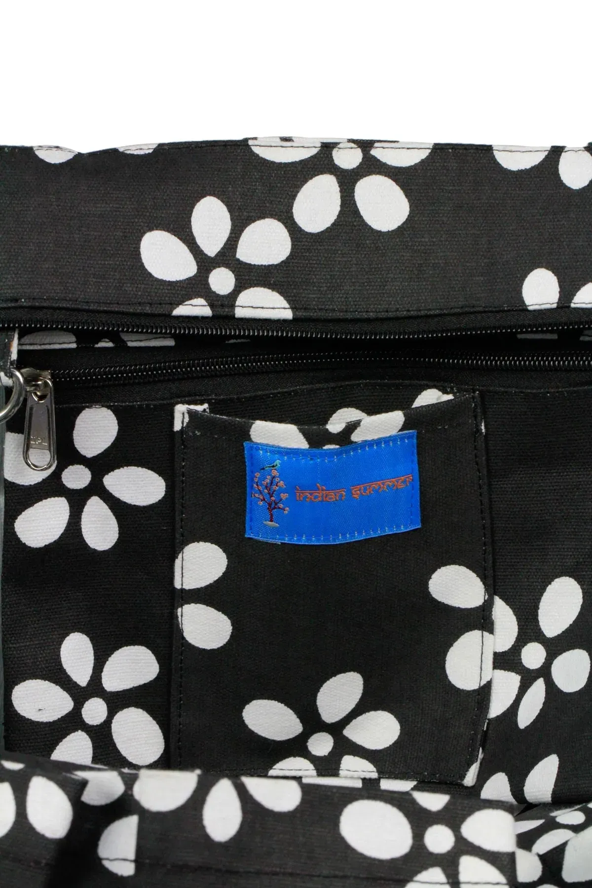 Daisies Weekender Bag sold by SAACHI product image thumbnail 2