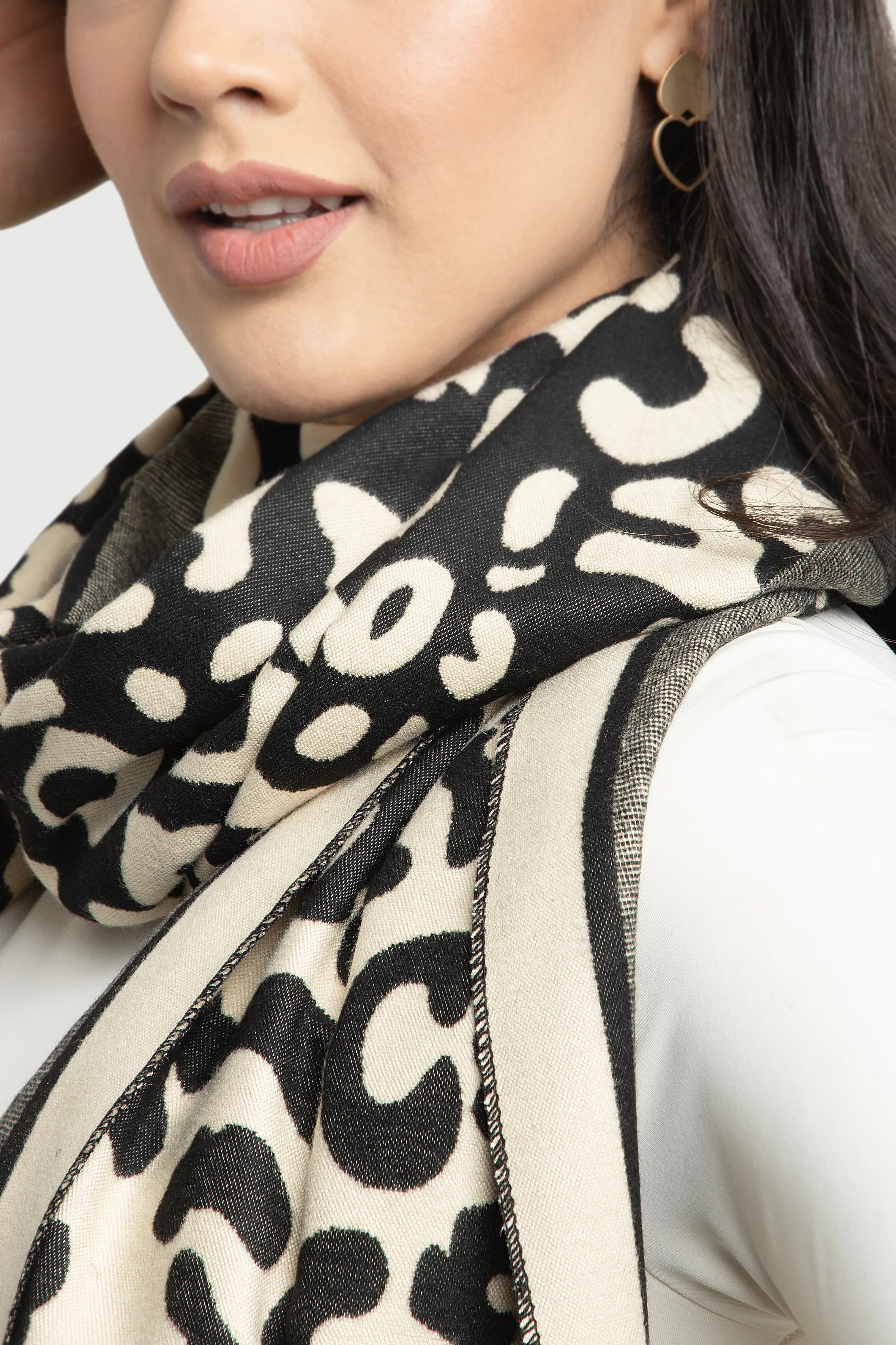 Two Tone Leopard Reversible Scarf sold by SAACHI product image thumbnail 3