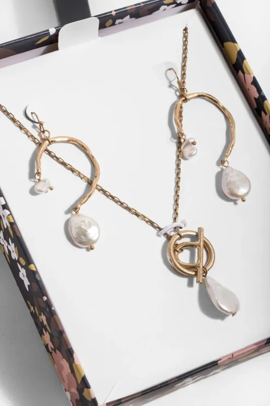 Pearl Necklace and Earring Gift Box sold by SAACHI