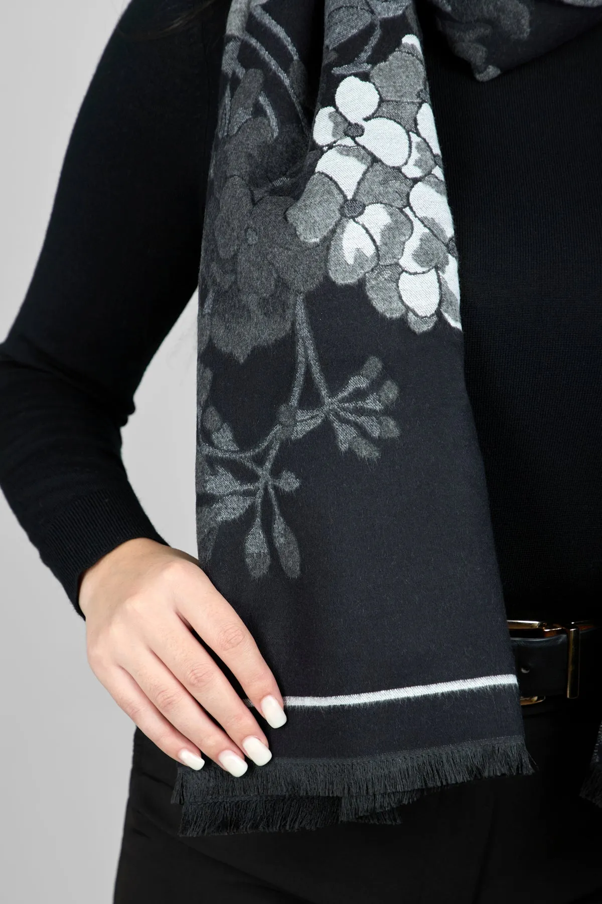 Reversible Floral Scarf For Winter sold by SAACHI product image thumbnail 2