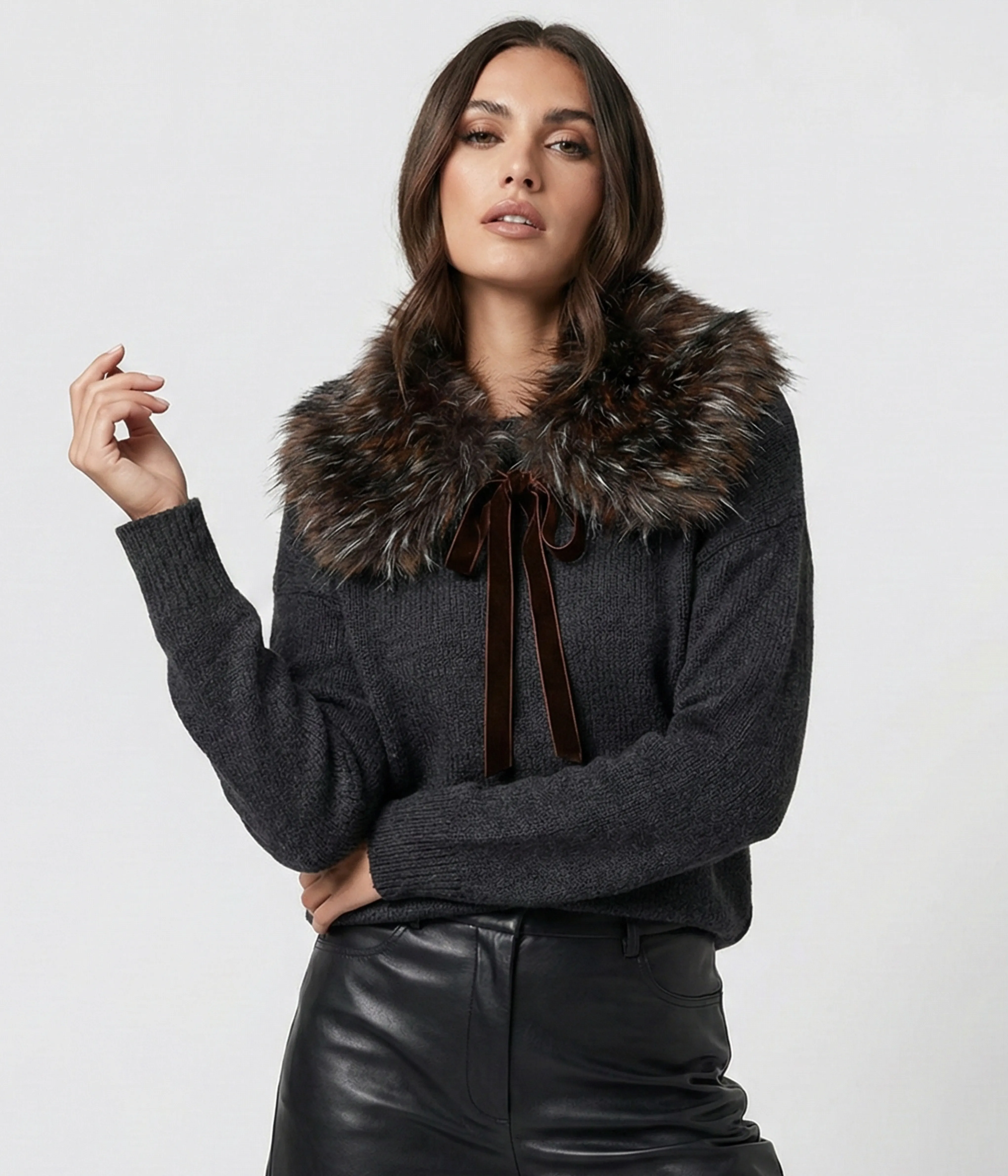 Faux Fur Tie Collar sold by SAACHI product image thumbnail 5