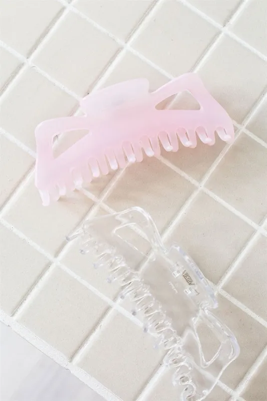 Tiana Claw Clip sold by Sabo Skirt